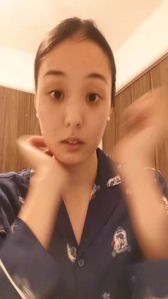 ayaka8880のインスタグラム：「ただのおしゃべり♡」