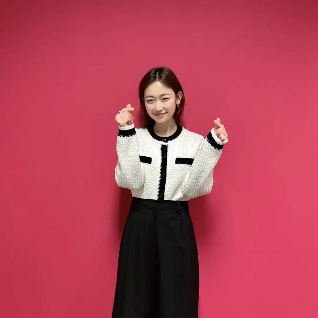 Kim Seul-gieのインスタグラム：「빨강 파랑 ❤💙」