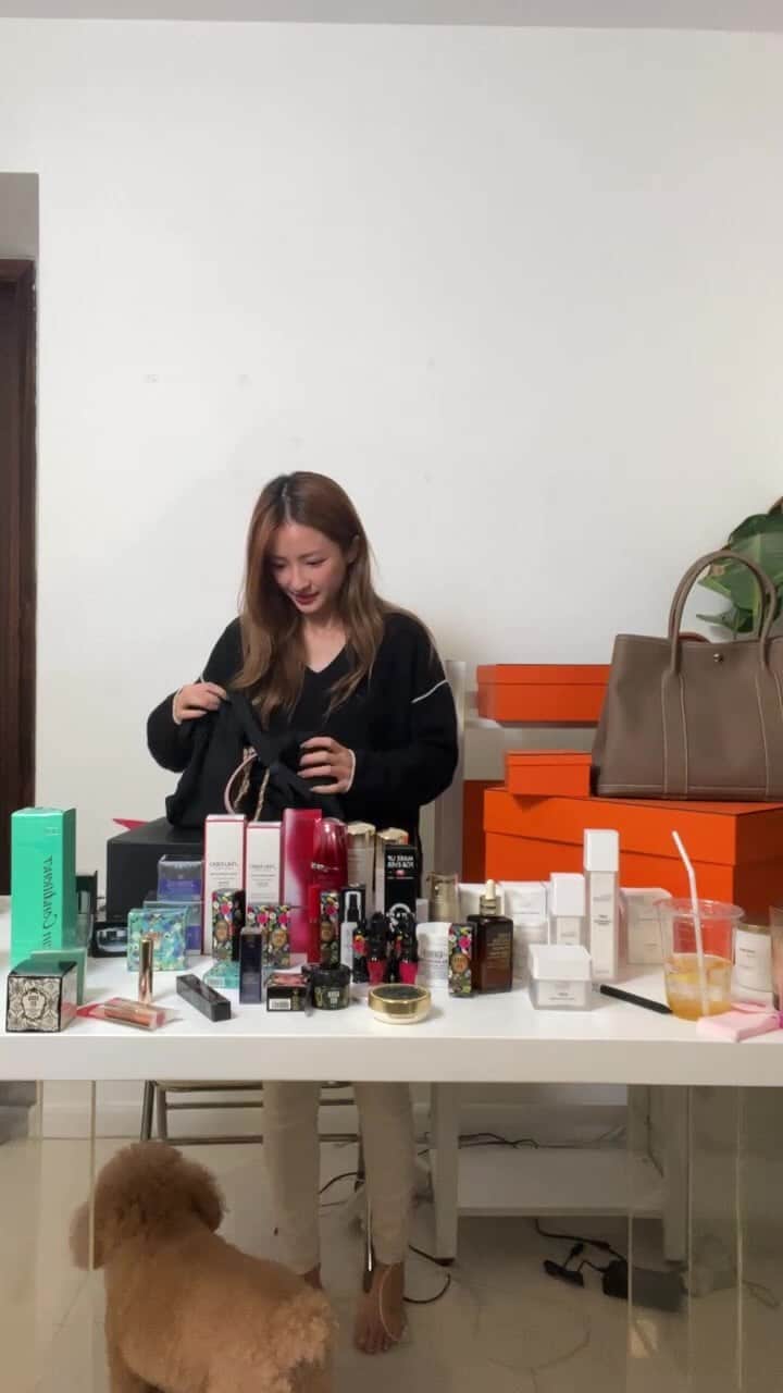 Giann Chanのインスタグラム：「11.11 Mega Sale 全線護膚品六折❤️‍🔥 留言 [ I want ] 再截圖去Whatsapp 54965983 即有減$30 promo code Hermes袋 -$1111  美白丸減-$111  護膚品套裝$2490 ▶️ $1600 @truthisofficial @igideluxe  網站下單 🔗 www.igideluxe.com」