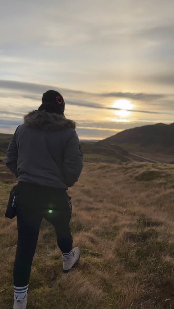 ウィル・オスプレイのインスタグラム：「Iceland is dope 🇮🇸」