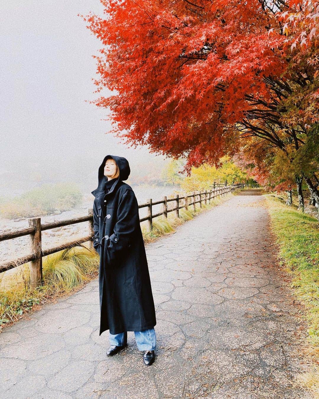 樋口日奈さんのインスタグラム写真 - (樋口日奈Instagram)「長野🍁 ロングコートを着ておでかけ…*」11月10日 12時37分 - higuchi_hina_official