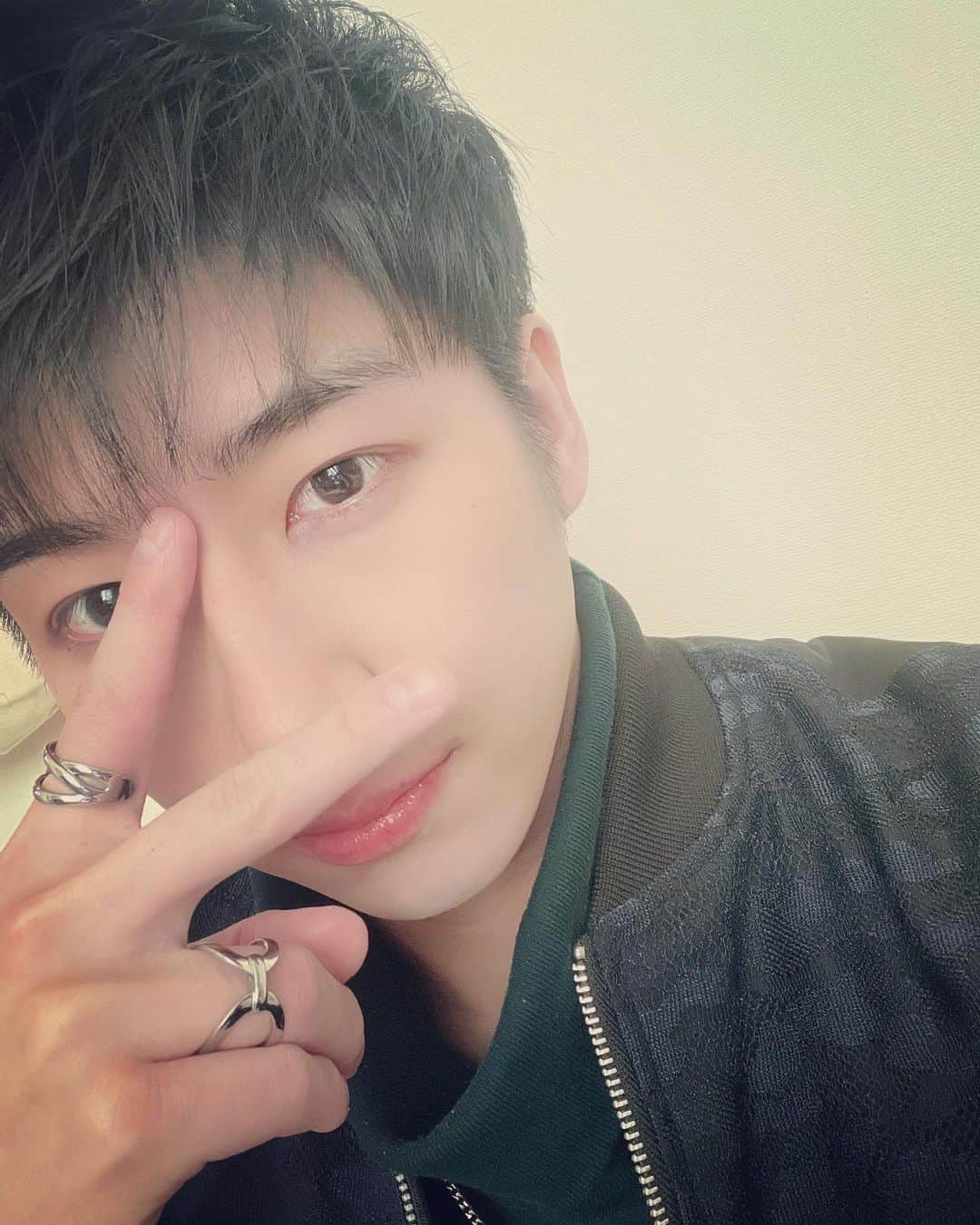 納谷健のインスタグラム：「行ってきます  今日も頑張ろうね 頑張れるかい？」
