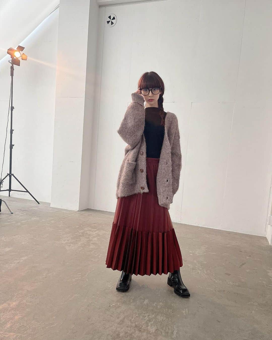 荻野由佳さんのインスタグラム写真 - (荻野由佳Instagram)「今日はいろーんな色の可愛いカーディガンを着ました😏♡⃛」11月10日 21時40分 - ogiyuka_ippaiwarae216