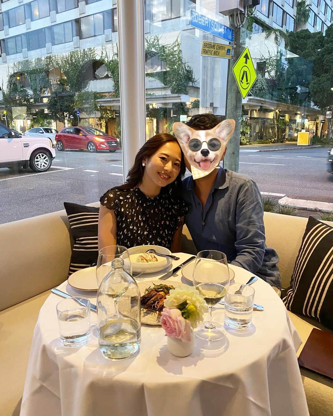 稀鳥まりやさんのインスタグラム写真 - (稀鳥まりやInstagram)「・ 先日久しぶりに夫婦時間を過ごしました🤍 家を出る1分前までばったばたでしたが😂久しぶりの観劇にワクワク👀❤️ ずっと楽しみにしていたミュージカルMary Poppins が本当に本当に素晴らしくて🥹 小さい時に何度もビデオで見た大好きな作品がこういう風にミュージカル化されたのか✨と何度もウルウルしながら最高の時間を過ごさせてもらいました。 やっぱり舞台って良いですね…。 演者の皆さんが心から楽しんでるのが伝わって来て、私も立ち上がって踊りたくなりました(勿論じっとこらえながら…足は動いてたかも😂)  そして、その後はディナーへ✨✨ 息子を連れて行けないレストランをチョイス❤️ 久しぶりに、本当に久しぶりにゆっくり味わいながらお食事ができた😇 どのお料理もとても美味しくて幸せなひと時でした🤍  こうやって息抜きする事でまた次の日から頑張れる✨ 来月も行きたいなぁ。笑」11月10日 20時16分 - mariya_kitori
