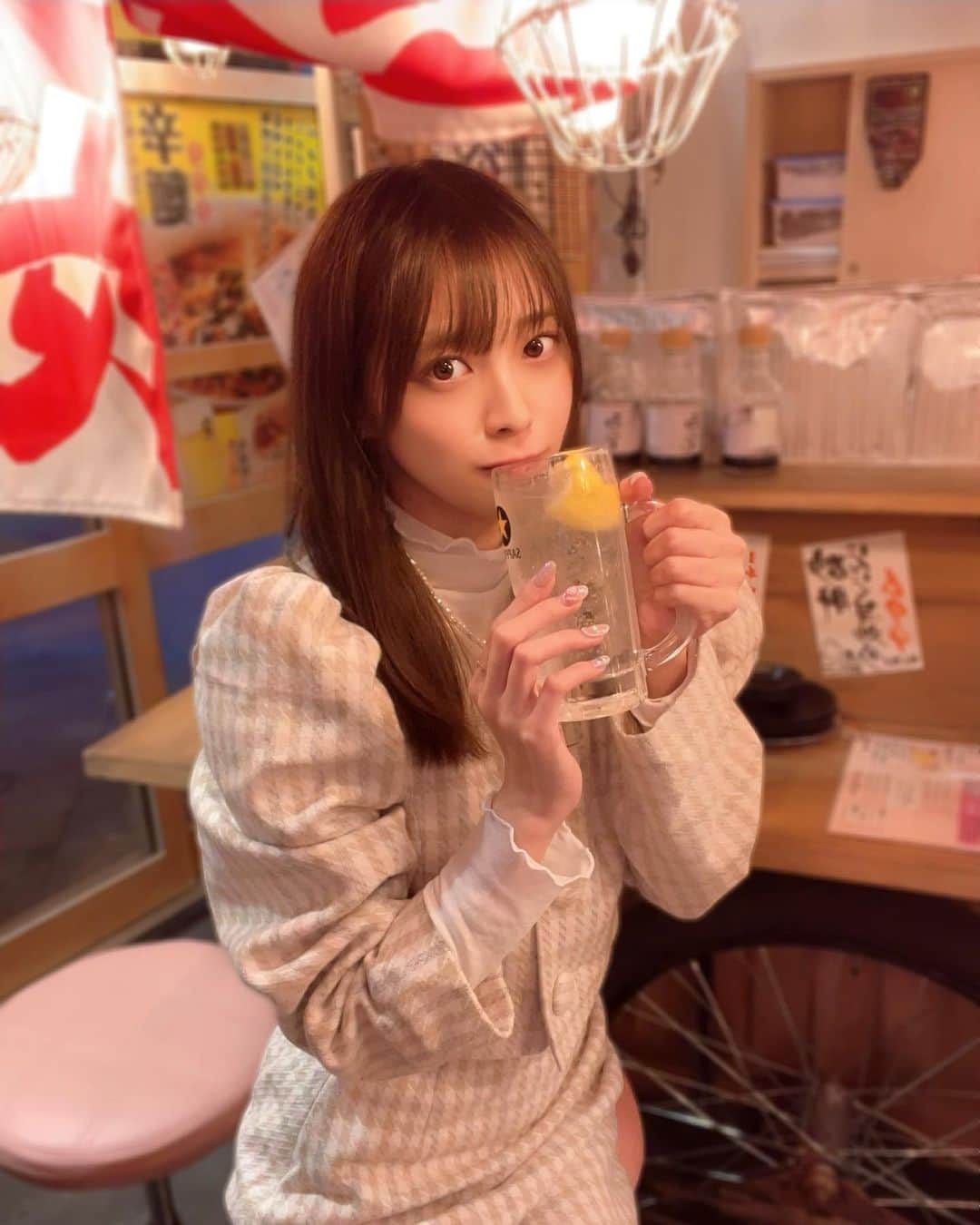 藤田いろはのインスタグラム：「最近こういう屋台みたいなお店よく見る。エモ」
