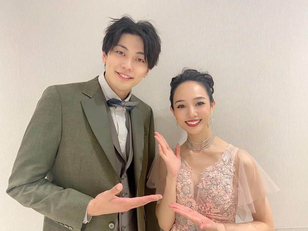咲妃みゆのインスタグラム：「「The PARTY in PARCO劇場」 ⁡ #東啓介 さん✨ 今回が初共演となりました！ 穏やかで優しい方ですね。お話しさせていただくと勝手ながらほっこり致しました。。☺️ ⁡ ヘラクレスさんの斬新なお芝居…！ とても楽しかったです😂 しかしひとたび歌い始められると、ミュージカル曲でもポップスでもその歌の世界が一気に劇場に広がって…表現力の豊かな方だなぁ〜と拝聴していました。 ⁡ 東さんは一日限りのご出演でした🥲 いつかまた共演の機会が巡ってきますように…！精進します‼︎‼︎」