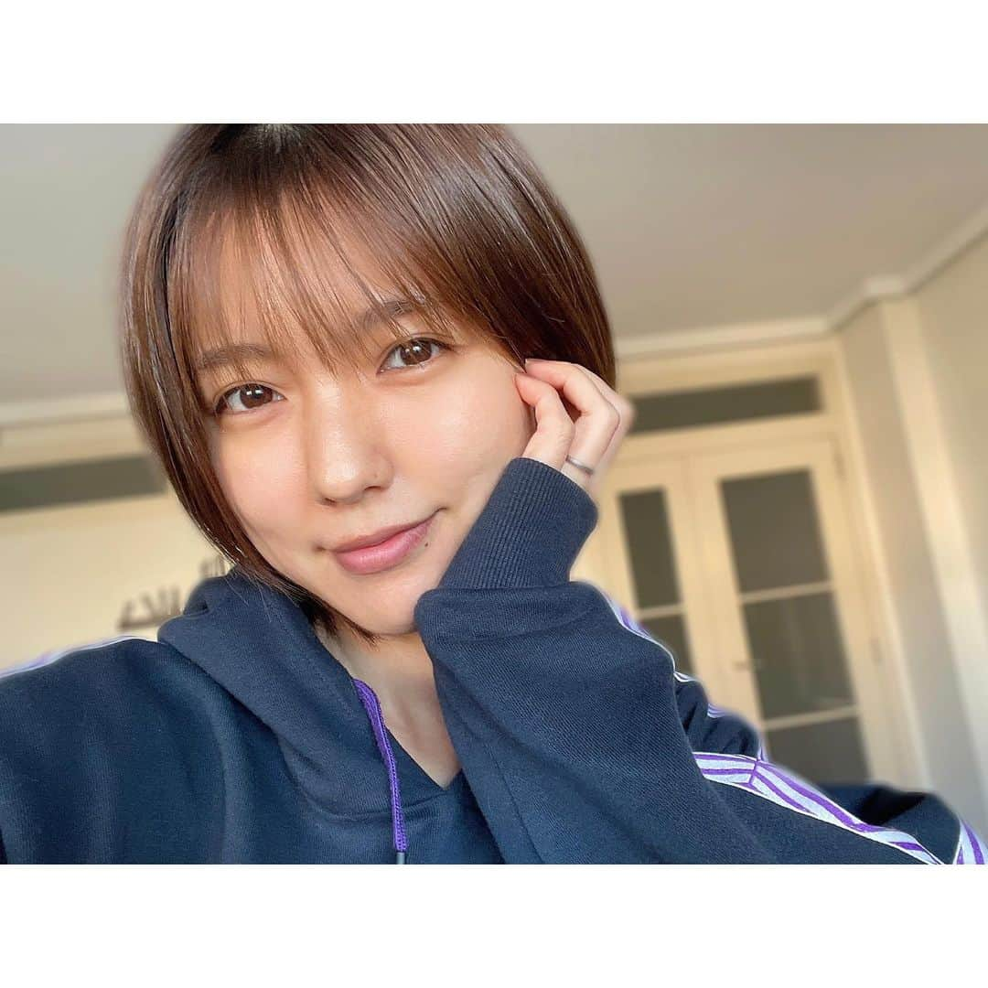 真野恵里菜さんのインスタグラム写真 - (真野恵里菜Instagram)「結局、前髪切りました🌷 . . #前髪切った #セルフカット #今日の出来事」11月10日 20時57分 - erinamano_official