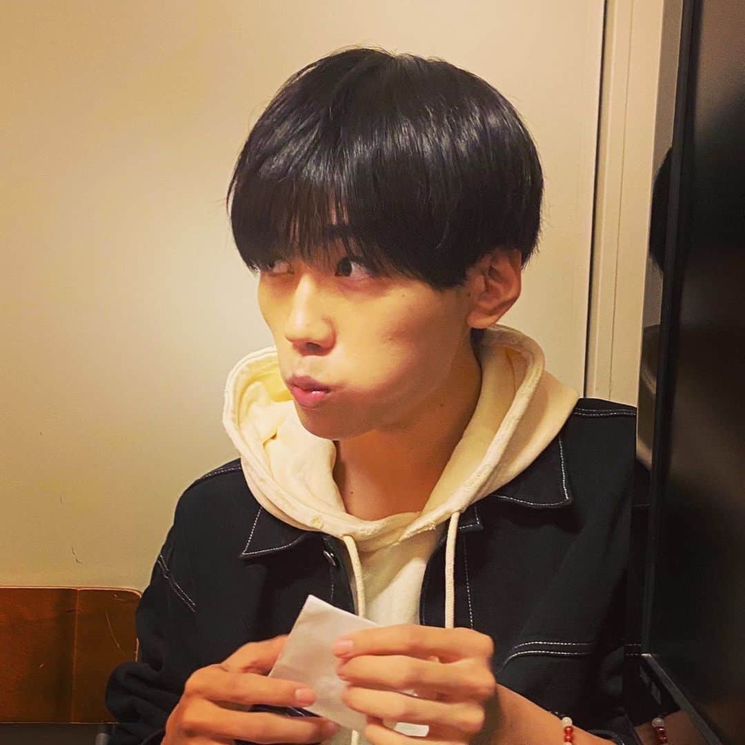 兼次要那のインスタグラム：「☺︎ 22歳も頑張るぞー！おー！」