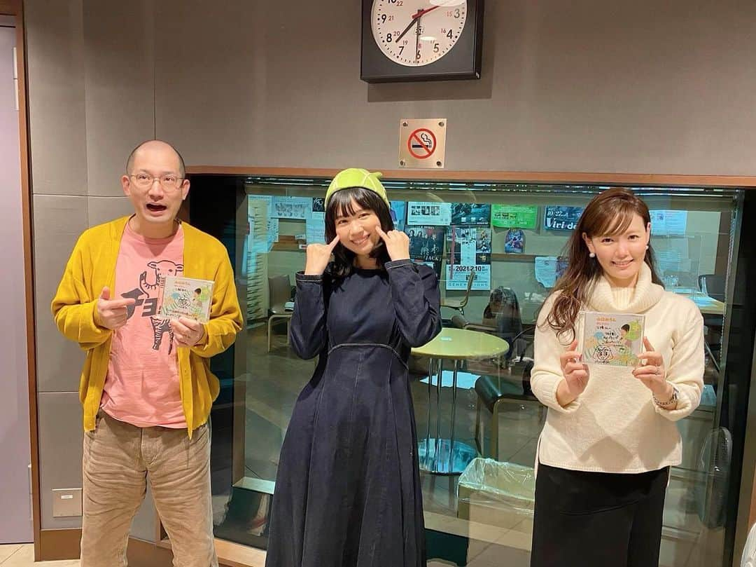 汾陽麻衣さんのインスタグラム写真 - (汾陽麻衣Instagram)「サンフリゲストはアイドルの山口めろんさんでした🍈💕 一流のピアノの腕前に、個性的な歌唱力とのギャップで注目されためろんちゃん。 バラエティー番組やピアノの教則本出版などマルチな活動を継続中です🥰 そんなめろんちゃんがセカンドシングル「君にめろん」を１１月２日にリリース致しました❣️  山下達郎さんのあの名曲も入っています🎄 是非お聴きくださいね。  #山口めろん ちゃん #ピアノ教則本  #ピアニスト  #クリスマスイヴ」11月10日 13時34分 - mai_kawaminami