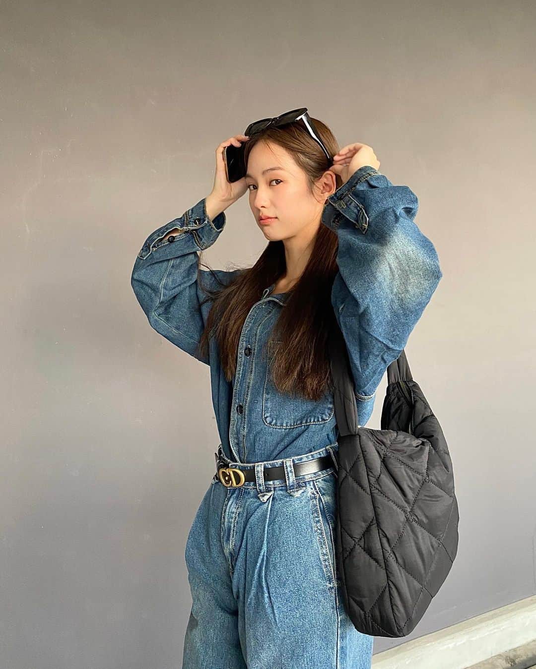 PIMTHAのインスタグラム：「Make me stop 🖤😎  @shein_thailand  Code 15% off:  SGF19268 (โค้ดหมดใช้ได้ถึง 31 ธคนี้)  หรือใช้ pimtha15 ใช้เป็นประจำได้เลย!  Search ID: Jacket 11489970 | Jeans 11587476 | Pumps 11339021 @sheinofficial @shein_thailand #SHEIN1111sale #SHEINgoodfinds #SHEINforall #SHEINChic」