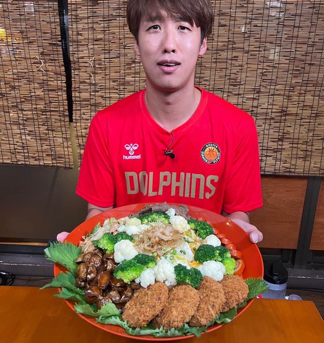 張本天傑のインスタグラム：「このたび、#日本テレビ 系「#有吉ゼミ 2時間SP」出演します‼️👏  #ギャル曽根 さん、#五十嵐亮太 さん、お笑い芸人の #ドンココ さんらと巨大飛騨料理に挑戦🔥👊ぜひ、ご視聴ください👀✨  📆11/14(月) 📺日本テレビ系 🕖19:00～」