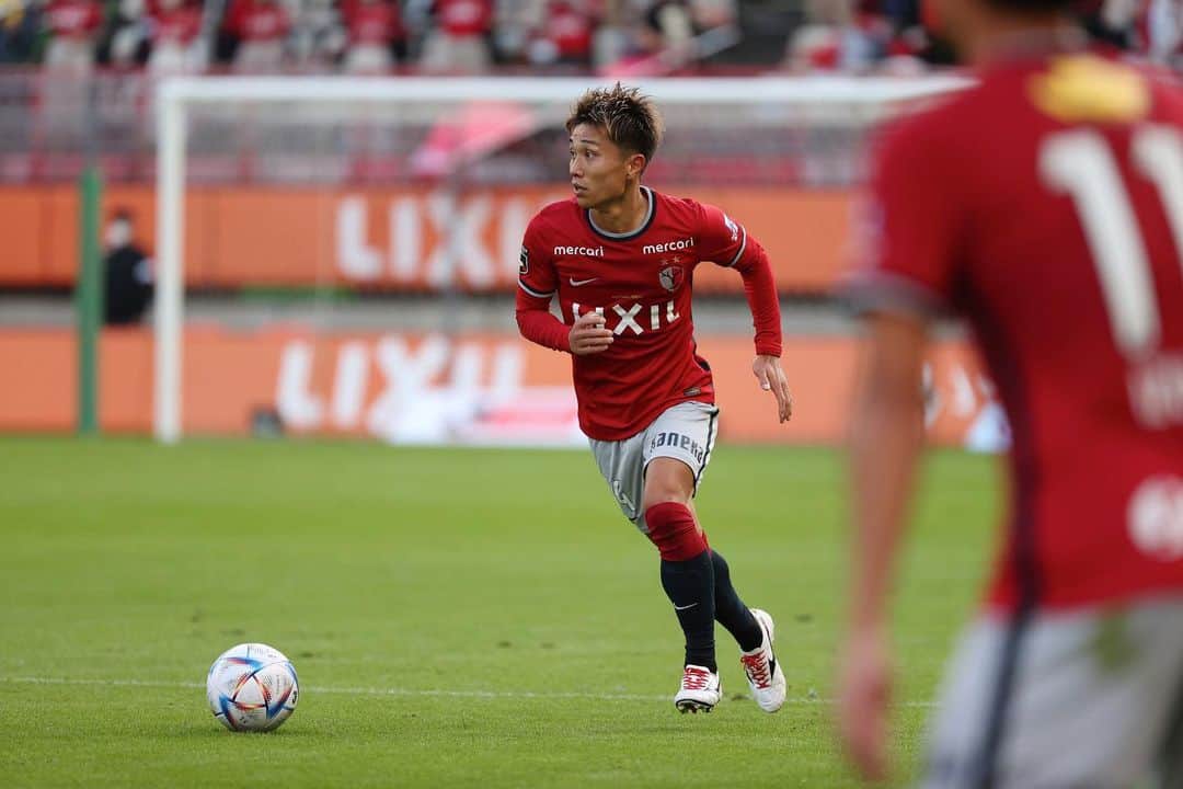 樋口雄太のインスタグラム：「. . 2022シーズン終了⚽️  熱い応援ありがとうございました。  初めての移籍で沢山のことを経験でき、充実したシーズンを送ることができました。  更なるレベルアップに向けて頑張っていきます👍👍  #鹿島アントラーズ #kashimaantlers  #mizuno #mizunofootball  #14」
