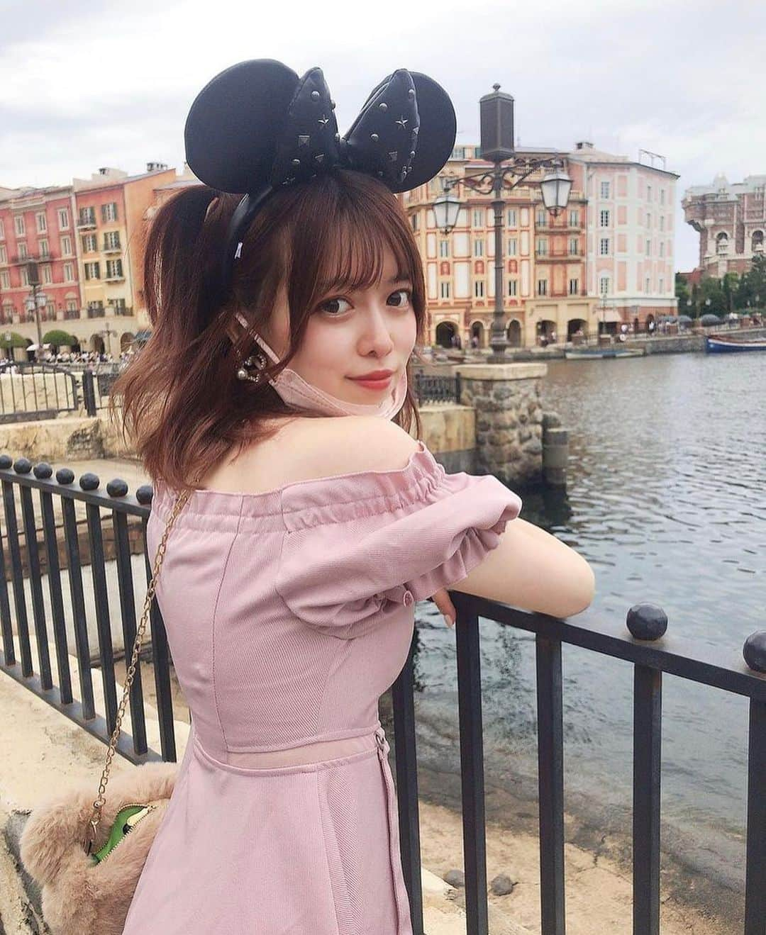 美女美容事情さんのインスタグラム写真 - (美女美容事情Instagram)「《彼女目線 in Disney Sea ❤︎🌋🛳》 *⁠ 今回ご紹介させて頂きますのは!!👀❤︎⁠⠀ HONOPOさん< @honopo0205 >の素敵なお写真📸⁠⠀⁠⠀⁠⠀⁠ *⁠⠀⁠⠀⁠⠀⁠⠀ 可愛らしいディズニーガール🐭🌙 一緒にアトラクションを回りたいですね☺️⭐️ *⠀⁠⠀⁠⠀⁠⠀⁠⠀ HONOPOさん< @honopo0205 > ⁠⠀⁠⠀⁠⠀⁠⠀ 素敵な投稿ありがとうございました☺️📸✨ *⠀⁠⠀⁠⠀⁠⠀⁠⠀ HONOPOさんのアカウントには他にも素晴らしい投稿が沢山ありますので是非覗いてみてくださいね💁‍♀️💙⁠⠀⁠⠀⁠⠀⁠⠀ *⠀⁠⠀⁠⠀⁠⠀⁠⠀ △▼△▼△▼△▼△▼△▼△▼△▼△▼ ⁠⠀⁠⠀⁠⠀ ❤🧡💛「美女美容事情」💚💙💜⠀⠀⠀⠀⠀⠀⠀⠀⠀⠀⠀⠀⠀⠀⁠⠀⁠⠀⁠⠀⁠⠀⁠⠀ 👇掲載ご希望の方は👇⠀⠀⠀⠀⠀⠀⠀⠀⠀⠀⠀⠀⠀⠀⠀⁠⠀⁠⠀⁠⠀⁠⠀⁠⠀ @b_b_j.jタグ付けと🖤 #ビジョビ ⁠⠀ 🖤タグ付けお願いします✨⠀⠀⠀⠀⠀⠀⠀⠀⠀⠀⠀⠀⠀⠀⠀⁠⠀⁠⠀⁠⠀⁠⠀⁠⠀ △▼△▼△▼△▼△▼△▼△▼△▼△▼ ⁠⠀⁠ #ディズニー好き #ディズニー女子 #ディズニー #ディズニーランド #ディズニーシー  #ディズニーリゾート #ディズニーコーデ  #disney #disneyland #disneysea #disneyresort #tdl #disneycode #disneygirls #japanesegirls」11月10日 17時18分 - b_b_j.j