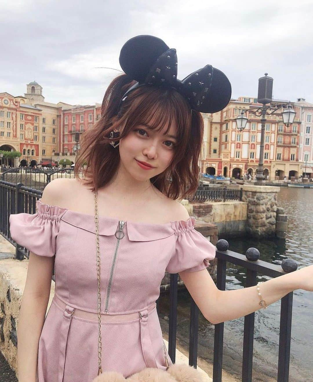 美女美容事情さんのインスタグラム写真 - (美女美容事情Instagram)「《彼女目線 in Disney Sea ❤︎🌋🛳》 *⁠ 今回ご紹介させて頂きますのは!!👀❤︎⁠⠀ HONOPOさん< @honopo0205 >の素敵なお写真📸⁠⠀⁠⠀⁠⠀⁠ *⁠⠀⁠⠀⁠⠀⁠⠀ 可愛らしいディズニーガール🐭🌙 一緒にアトラクションを回りたいですね☺️⭐️ *⠀⁠⠀⁠⠀⁠⠀⁠⠀ HONOPOさん< @honopo0205 > ⁠⠀⁠⠀⁠⠀⁠⠀ 素敵な投稿ありがとうございました☺️📸✨ *⠀⁠⠀⁠⠀⁠⠀⁠⠀ HONOPOさんのアカウントには他にも素晴らしい投稿が沢山ありますので是非覗いてみてくださいね💁‍♀️💙⁠⠀⁠⠀⁠⠀⁠⠀ *⠀⁠⠀⁠⠀⁠⠀⁠⠀ △▼△▼△▼△▼△▼△▼△▼△▼△▼ ⁠⠀⁠⠀⁠⠀ ❤🧡💛「美女美容事情」💚💙💜⠀⠀⠀⠀⠀⠀⠀⠀⠀⠀⠀⠀⠀⠀⁠⠀⁠⠀⁠⠀⁠⠀⁠⠀ 👇掲載ご希望の方は👇⠀⠀⠀⠀⠀⠀⠀⠀⠀⠀⠀⠀⠀⠀⠀⁠⠀⁠⠀⁠⠀⁠⠀⁠⠀ @b_b_j.jタグ付けと🖤 #ビジョビ ⁠⠀ 🖤タグ付けお願いします✨⠀⠀⠀⠀⠀⠀⠀⠀⠀⠀⠀⠀⠀⠀⠀⁠⠀⁠⠀⁠⠀⁠⠀⁠⠀ △▼△▼△▼△▼△▼△▼△▼△▼△▼ ⁠⠀⁠ #ディズニー好き #ディズニー女子 #ディズニー #ディズニーランド #ディズニーシー  #ディズニーリゾート #ディズニーコーデ  #disney #disneyland #disneysea #disneyresort #tdl #disneycode #disneygirls #japanesegirls」11月10日 17時18分 - b_b_j.j