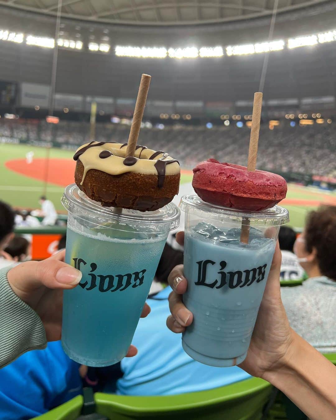 まいまいさんのインスタグラム写真 - (まいまいInstagram)「*＊ だいぶ前に野球観戦行った時の⚾️ いつの？ってくらい前の写真😂  @chisakofuruta ちゃんが野球ネタを教えてくれて とっても楽しく観戦できた‪⸜( •⌄• )⸝‬ 来年はもっとたくさん観戦行きたいなぁ🫶🏻  tops▷▶︎ @world_wide_famous  . #まいごるふ#ゴルフ女子#野球女子#野球観戦#西武ライオンズ#ベルーナドーム#野球#プロ野球#パーカー女子 #パーカーコーデ#maigolf#baseball#seibulions#worldwidefamous#kanyewest」11月10日 18時49分 - ___maigolf___