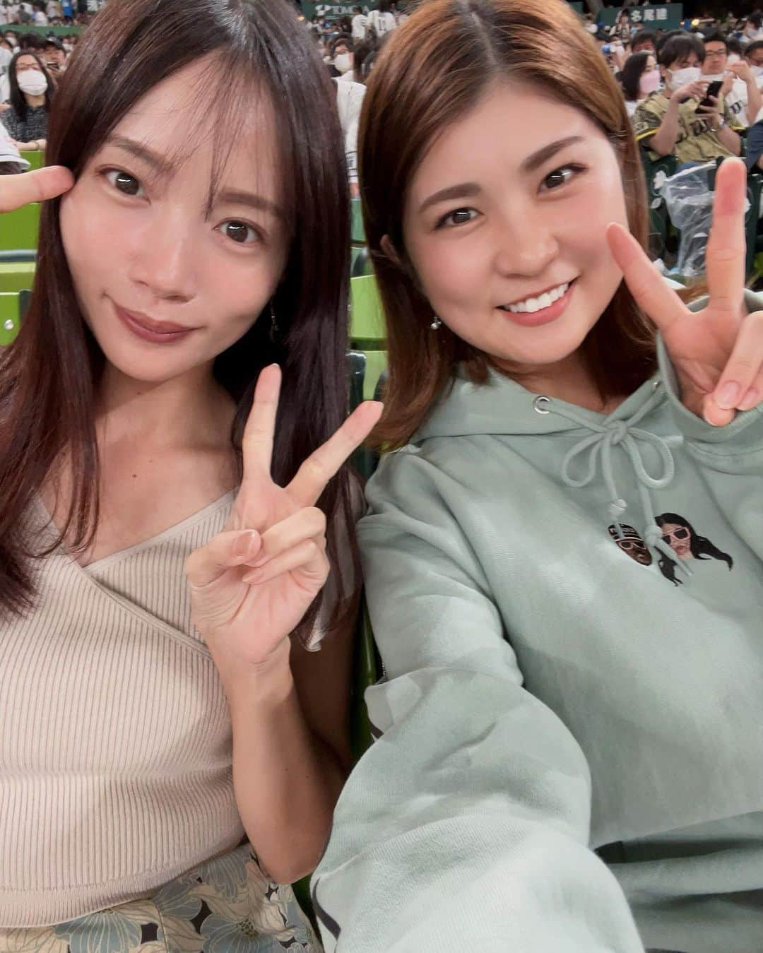 まいまいさんのインスタグラム写真 - (まいまいInstagram)「*＊ だいぶ前に野球観戦行った時の⚾️ いつの？ってくらい前の写真😂  @chisakofuruta ちゃんが野球ネタを教えてくれて とっても楽しく観戦できた‪⸜( •⌄• )⸝‬ 来年はもっとたくさん観戦行きたいなぁ🫶🏻  tops▷▶︎ @world_wide_famous  . #まいごるふ#ゴルフ女子#野球女子#野球観戦#西武ライオンズ#ベルーナドーム#野球#プロ野球#パーカー女子 #パーカーコーデ#maigolf#baseball#seibulions#worldwidefamous#kanyewest」11月10日 18時49分 - ___maigolf___