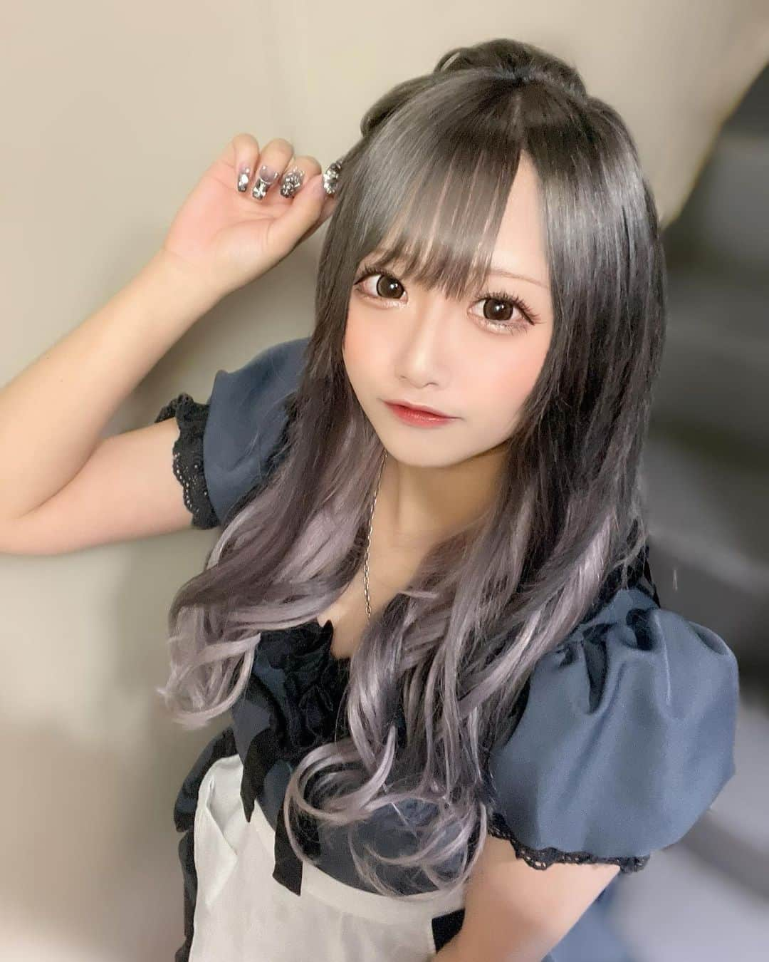 ゆゆぴょんさんのインスタグラム写真 - (ゆゆぴょんInstagram)「NEW hair 💜🖤 . .  #コンカフェ #コンカフェ嬢 #cosplay #cosplaygirl #japanesegirl #japanesecosplay #自撮り #自撮り界隈 #コスプレイヤー #セルカ #インナーカラー #インナーカラーシルバー#メイド #歌舞伎町 #셀카 #셀카놀이 #얼스타그램 #코디 #코디스타그램 #地雷系女子 #地雷女  #いいね返し #いいねした人全員フォローする  #隠せないヲタク #隠せないをたく #ジラジョ #ピンク髪 #インナーホワイト　#あざとい系」11月10日 19時18分 - yyypyon