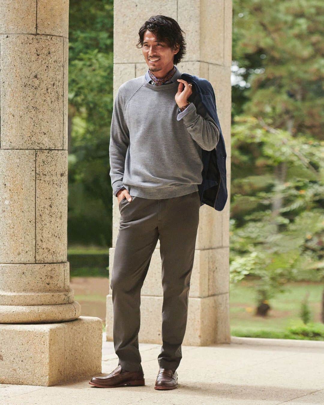 中澤佑二のインスタグラム：「✭2022.11.11.Friday✭ ⁡ ⁡ @bananarepublic_jp HOLIDAY COLLECTION 2022 .ᐟ.ᐟ  ☞https://bananarepublic.gap.co.jp/browse/info.do?cid=3010354&tid=bjme001064 ⁡ ⁡ ＼メディア情報!!!!／ ⚫︎11.12(土)17:00KO 「阿部勇樹 引退試合」＠埼玉スタジアム2002 ☞https://www.urawa-reds.co.jp/game/special/abe22testimonial/ ◾︎11.12(土)20:00配信 sportsbull「おぎやはぎの BULL’S SHOW」 ※ 後日ストーリーズにリンク添付 ◾︎11.12(土)23:30-24:00 テレビ東京「EXITのベルギー行ったらモテるやつ」 ⚫︎11.13(日)21:50-22:40 NHK「サンデースポーツ」 ◾︎11/13 (日)22:50-22:55 NHK「筋肉アワー サッカー編③」再放送 ⚫︎11.14(月)19:00-21:00 フジテレビ「超逆境クイズバトル 99人の壁」 ⚫︎11.17(木)19:30-20:00 NHK「サラメシ」※関西地方をのぞく ⚫︎11.17(木)22:00-22:30 NHK「SONGS」 ⚫︎11.20(日)8:00-8:30 NHK「サラメシ」※関西地方のみ ⚫︎11.20(日)19:00-21:00 NHK BS1「サッカーの園 FIFAワールドカップ2022 世界の究極のワンプレーを探せ！」 ⚫︎11.23(水)9:25-9:52 NHK総合「サラメシ」再放送 ⚫︎11.23(水)10:05-10:54 NHK「サッカーの園 FIFAワールドカップ2022 世界の究極のワンプレーを探せ！」 ※更新部分⚫︎表示 ⁡ ⁡ #bananarepublic #バナナリパブリック #holidaycollection #2022 #モデル㊥澤 #ボンスタグラム」