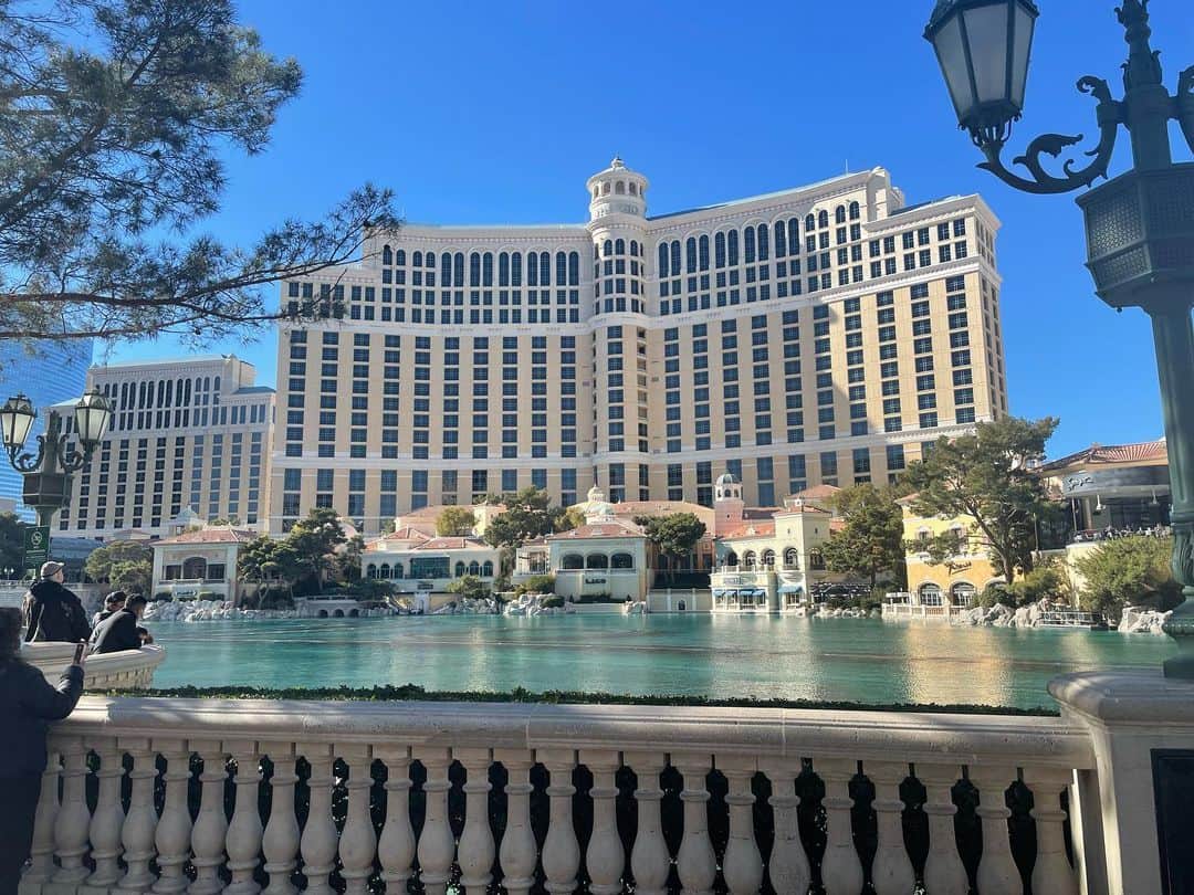 のインスタグラム：「突然年末のベガスの景色を載せてみる  #lasvegas #に行ったのにカジノをしなかったのは何故」