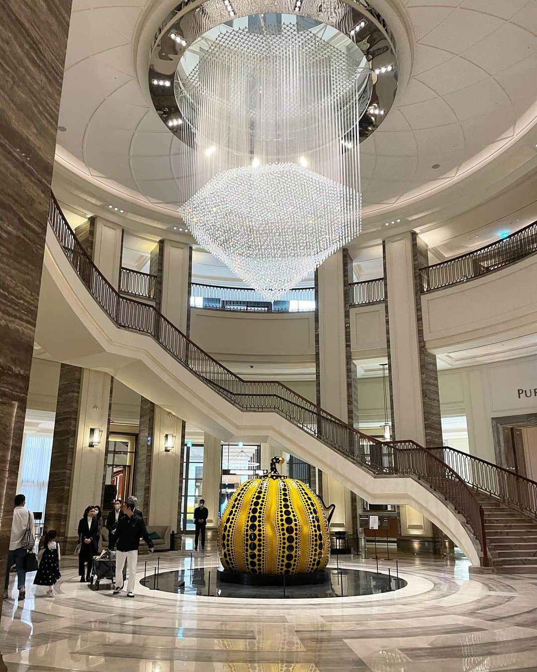 のインスタグラム：「I wish it has in JP like huge hotel  #paradisecity」