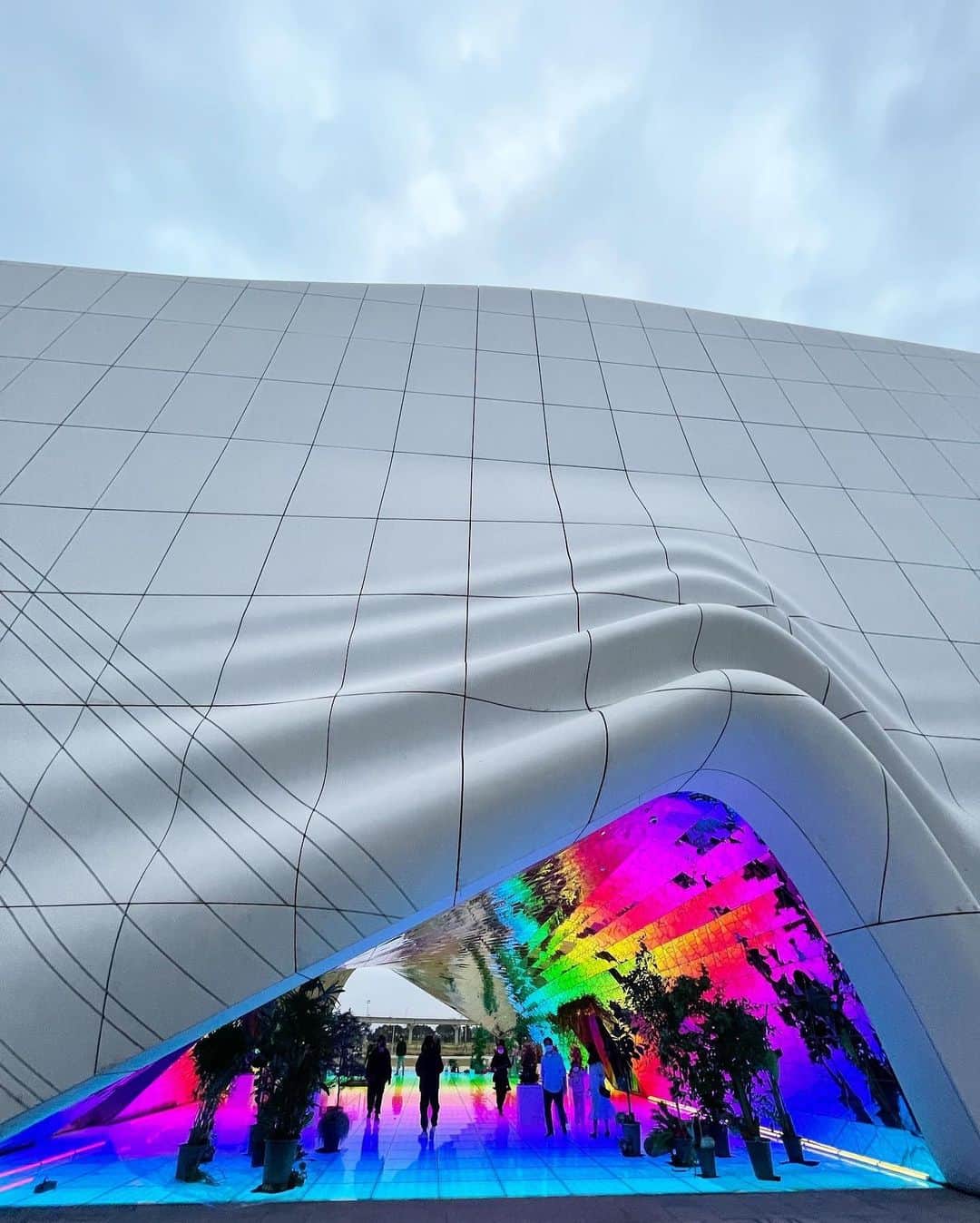 のインスタグラム：「すいこまれ現代アート」
