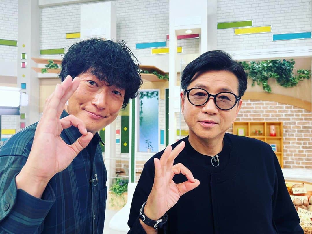 北海道テレビ「イチオシ！モーニング」さんのインスタグラム写真 - (北海道テレビ「イチオシ！モーニング」Instagram)「あすの#イチモニ ！ エンタメコーナーでは #藤井フミヤ さんのインタビューを放送❗️ #チェッカーズ の大ファン♪ #オクラホマ #藤尾仁志 さんが緊張しながらインタビューしています🎤 藤尾さんの思い出話や フミヤさんの NEWアルバムについてもたっぷり🎶 ぜひご覧ください👀」11月11日 8時09分 - htb_ichimoni