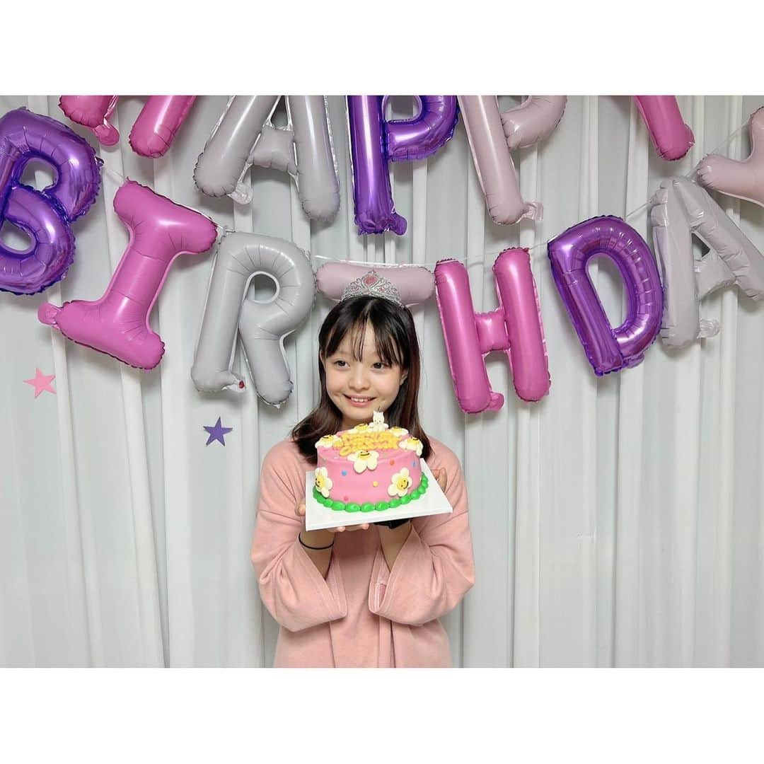 ジェウンのインスタグラム：「#happybirthday 🎂 소중한 나의 재은이 12살 생일 축하합니다♥️  . . #잰 #재은#12살생일#생일축하해#k장녀」