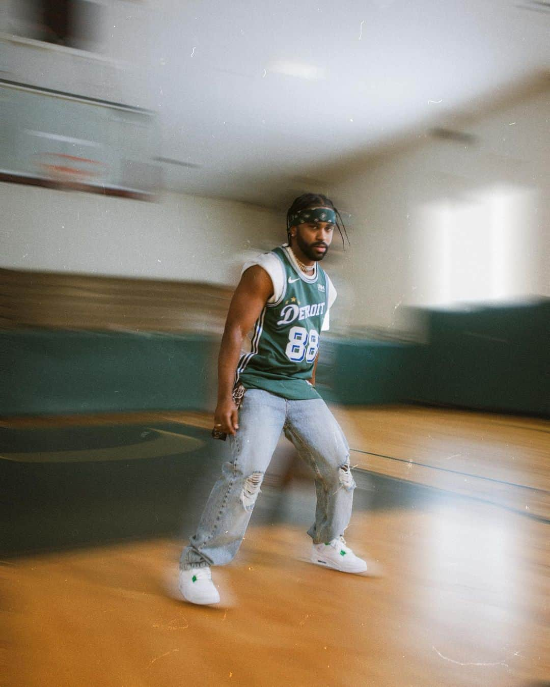 ビッグ・ショーンさんのインスタグラム写真 - (ビッグ・ショーンInstagram)「Chef’d these jerseys up wit the @nike team n @nba for the @detroitpistons “City Edition” jerseys. paying tribute to a Detroit classic “St. Cecilia’s” (hence the green). The 3stars ⭐️⭐️⭐️ (for the 3 championships they accumulated) and that blue outline (for Detroit being a blue collar city). I actually went to St. Cecilia’s for basketball camp when i was a shorty so its full circle 4real. They will wear these jerseys in game for about 10 games. They also are on sale for a limited time while supplies last.-DON LIFE™️ 🌍✨」11月11日 11時21分 - bigsean