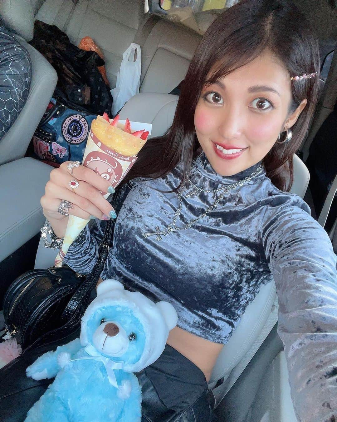 神谷麻美さんのインスタグラム写真 - (神谷麻美Instagram)「#あーん 🍦(´□`*)💖🧸💖🌈💖✨   #ドラゴンフルーツ 💖🐉💖🌴💖✨   #景色 綺麗(⸝⸝⸝✪ ⌑ ✪⸝⸝⸝)💖🗻💖☁🌈💖✨✨   #大好きちゃん ❤️大好き❤️😘🫶🥰❤️✨」11月11日 14時16分 - asamice428