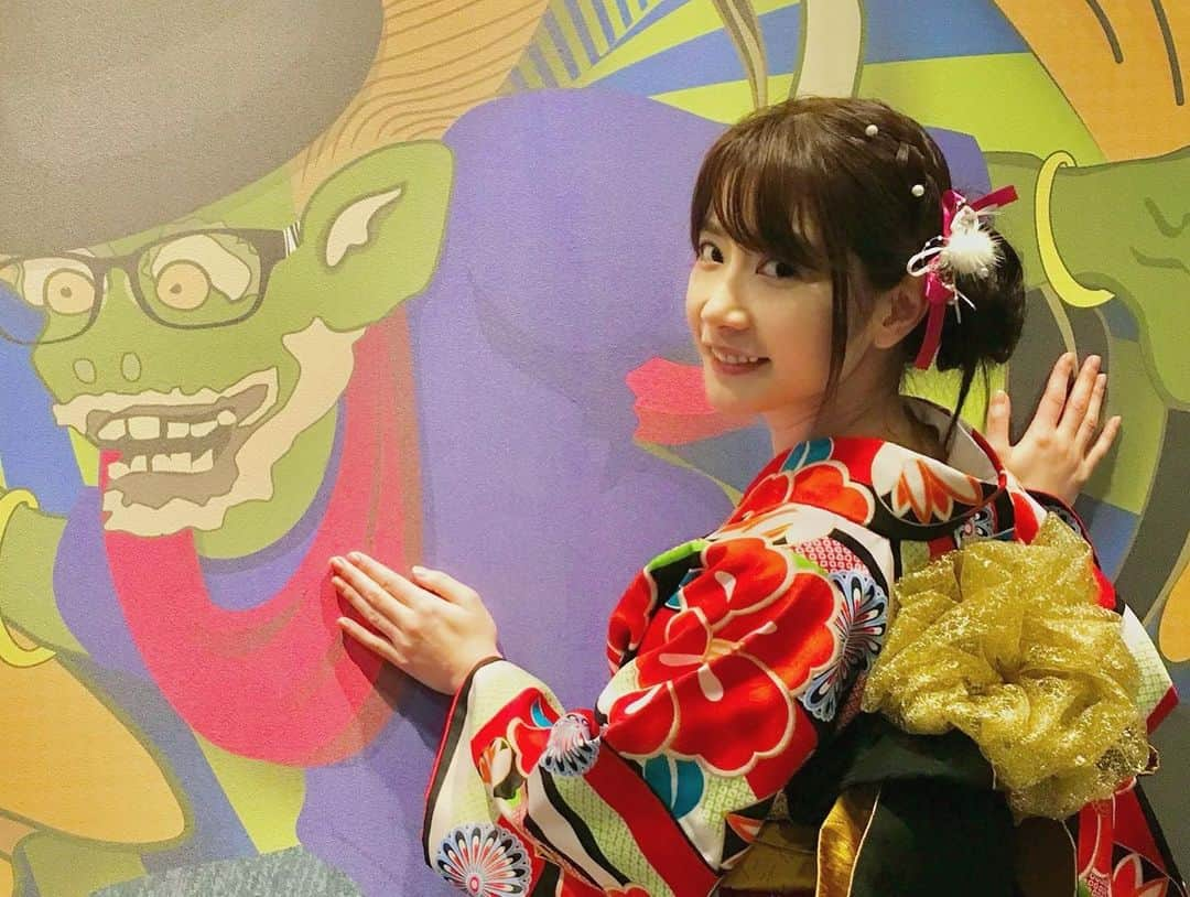 中川杏奈さんのインスタグラム写真 - (中川杏奈Instagram)「どんな場所で写真を撮っても絵になる浅草💓 20代前半、毎月お仕事で東洋館のライブに出た日の楽しみは食べ歩きやホッピー通りで色々なお店の牛すじ煮込みを食べてお酒を一杯飲むことでした。  その後プライベートで行く機会も増え、地方に住む祖父母を人力車で案内してもらったり、友達とその子の子供達とお団子やメンチカツを食べ歩きして花やしき、友達とは着付けをしてもら散策しながらカフェや建物巡り。 いつ誰と来てもタイムスリップしたような非日常のわくわくが味わえます♡  着物や浴衣で映えスポットを巡るのが流行っていますが、大人でもときめいたり落ち着けるスポットを探して紹介したいです。 母と娘の着物デート、父と母、祖父母の着物デート、外国人観光客の方の着物体験、美味しいものを食べたり、観劇したり更に仲良くなるきっかけになれる場所だと思います✨  身長163cm、色白、首長め、髪色暗め(髪色相談可) 着物、浴衣、白無垢、十二単などのモデル経験があります。 浅草は大好きなので一緒にお仕事が出来たらとても光栄です。 どうぞよろしくお願い致します。  #ミス浅草ジェニック2023エントリー @missasakusagenic   #浅草 #浅草着物レンタル #浅草さわだ屋 #浅草食べ歩き #浅草デートスポット #浅草着物 #asakusa  #振袖 #着物散策 #モデル #model #kimono #東洋館 #人力車 #振袖 #振袖ヘアアレンジ  お気に入りの思い出なので記念にエントリー✨✨✨」12月10日 18時47分 - annanakagawa0228