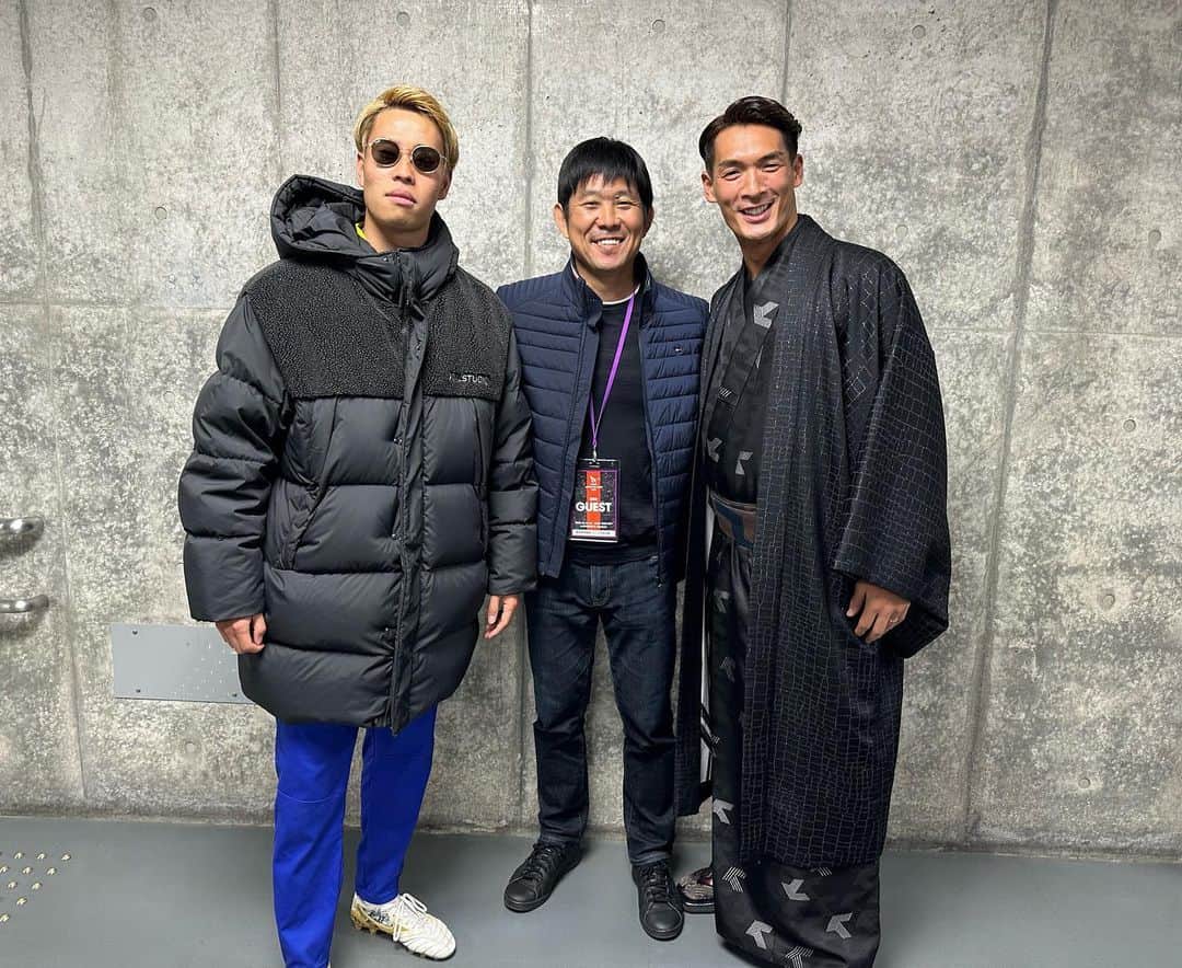 マキヒカのインスタグラム：「🇯🇵🇯🇵🇯🇵 . カタールでの解説ぶりに会った🇶🇦 . #槙野智章 選手 #森保一 監督 #お父さん #日本代表 #qatar2022 #W杯 #daihyo」