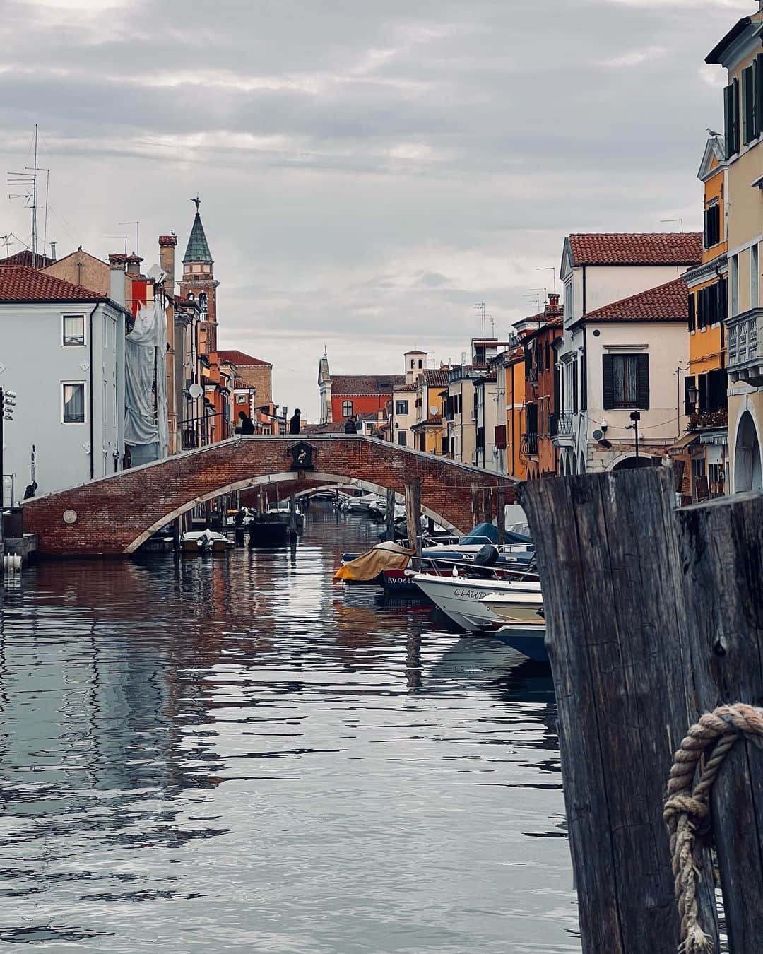 アイモリチリィのインスタグラム：「Canali   #chioggia #sabato #autunno #mattina #italia」
