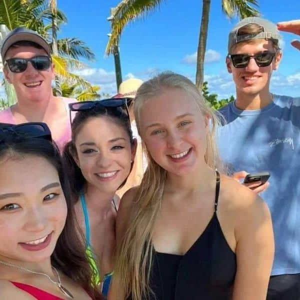 ウェスリー・キリングさんのインスタグラム写真 - (ウェスリー・キリングInstagram)「Fun day at Blue Lagoon with great people! Time to rest and relax with 4 more weeks of this great contract remaining.  . . . #royalcaribbean #bluelagoon #sealion #sealions #friends #nassau #bahamas」12月10日 12時00分 - weskilling