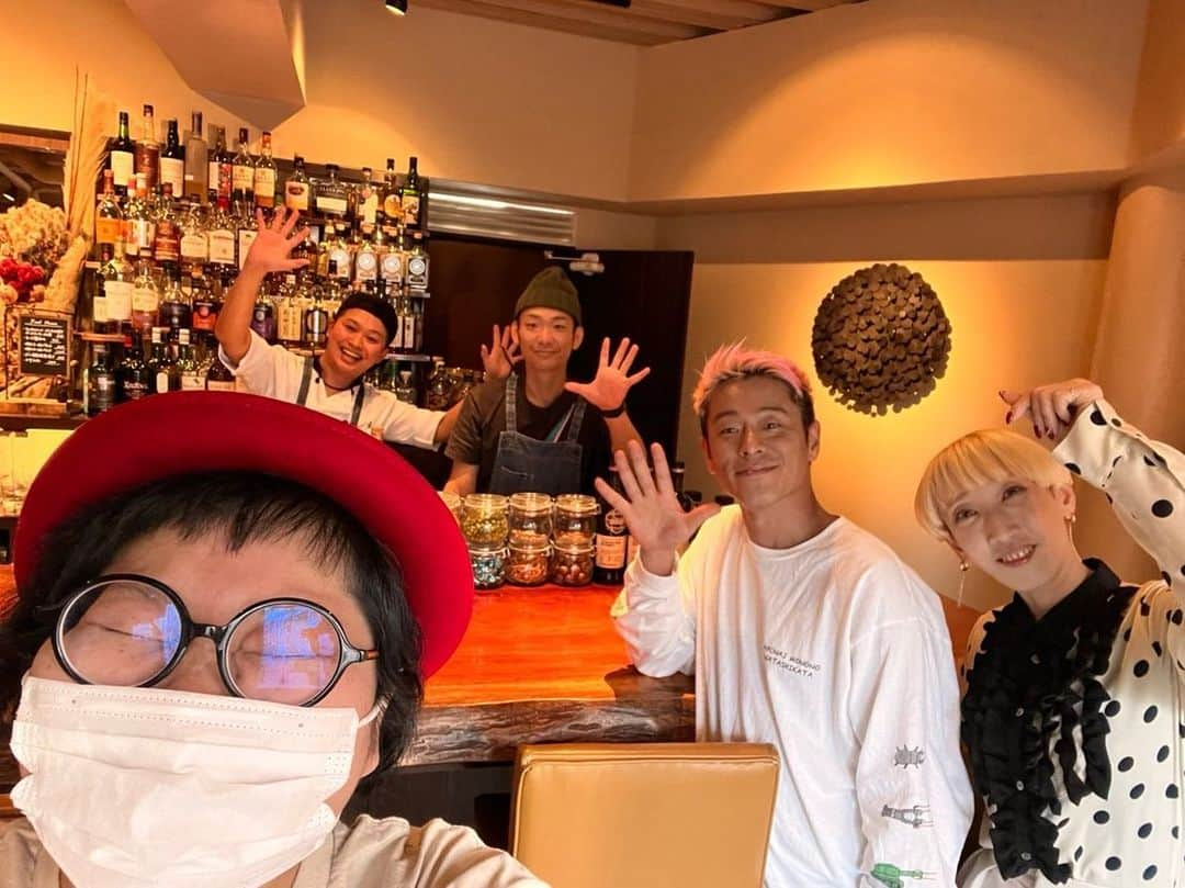 永井佑一郎のインスタグラム：「イシバシハサマのハザマのお店に行って来ました！  僕はナポリタン🍝を。 シェフの　めんたいこ漬けトウダラあしだの🍝旨すぎた〰︎  お店がオシャレ〰︎だし めっちゃ落ちつく〰︎☘️  帰りに近くの東京タワー見て👀きたよ。」