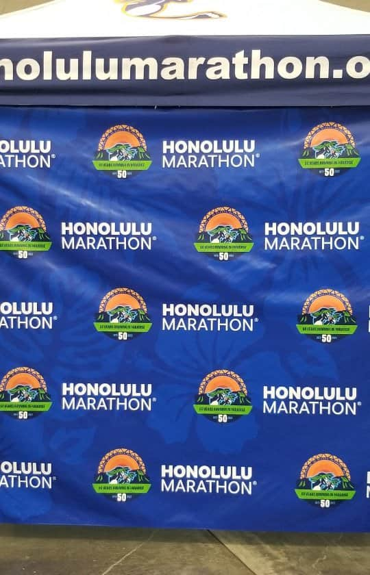 瀬川慶のインスタグラム：「Honolulu Marathon Expo with @yuu_morikawa_  マラソンエキスポ会場からゲリラライブ！50回目のマラソンエキスポの雰囲気お届け！  #honolulumarathon2022 #50thmarathon #marathonexpo2022 #japanairlines #ホノルルマラソン2022 #マラソンエキスポ #森川優コーチ #50回記念のホノルルマラソンを楽しもう #ハワイ在住 #ハワイ好きな人と繋がりたい #アナウンス#ハワイ司会」