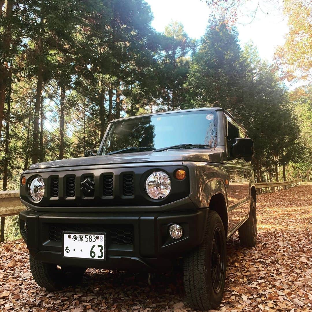 伊阪達也さんのインスタグラム写真 - (伊阪達也Instagram)「勝峰山の展望の所まで車で上がって、ちょっとゆっくりしてから 近くの林道探索 大入線から青梅側には抜けられなかったけど 梅の木線は入れた。最後は結局鉄の門があって通れなかったです。 石垣に上にある苔むした神社があった。 林道に一人で入ってくのやっぱり怖い（笑） #勝峰山 #大入線  #梅の木線 #林道探索  #一ノ護王神社  #ジムニー  #jb64」12月10日 14時18分 - tatsuyawr250x