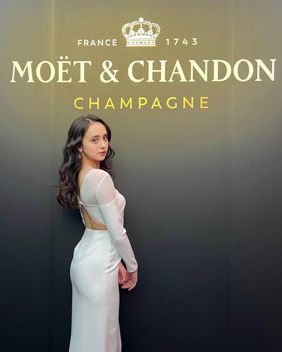 石田ニコルのインスタグラム：「🍾🗼♡  #moetchandon」