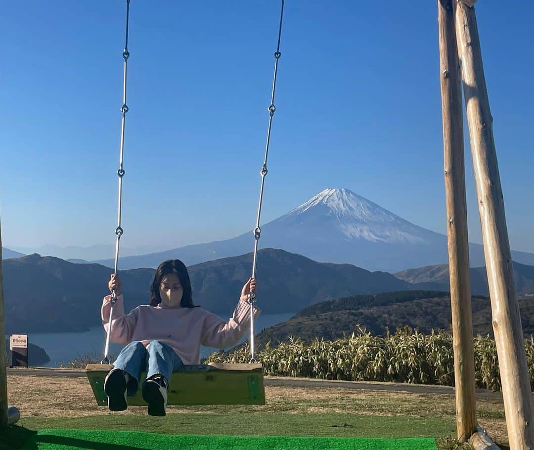 笛木優子さんのインスタグラム写真 - (笛木優子Instagram)「綺麗な富士山🗻でした。  初めて着たニットに三角チョコパイのチョコ🍫がついてしまいました、、つら。」12月10日 16時36分 - yukofuekiyumin