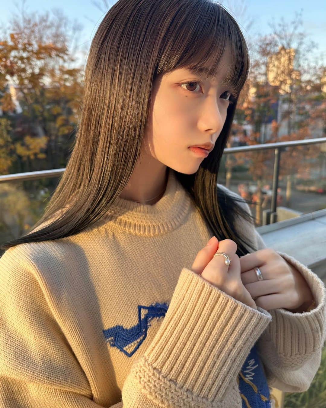 来栖りんのインスタグラム：「今年最後、髪の毛みていただきました！ いつもありがとうございます🌱」