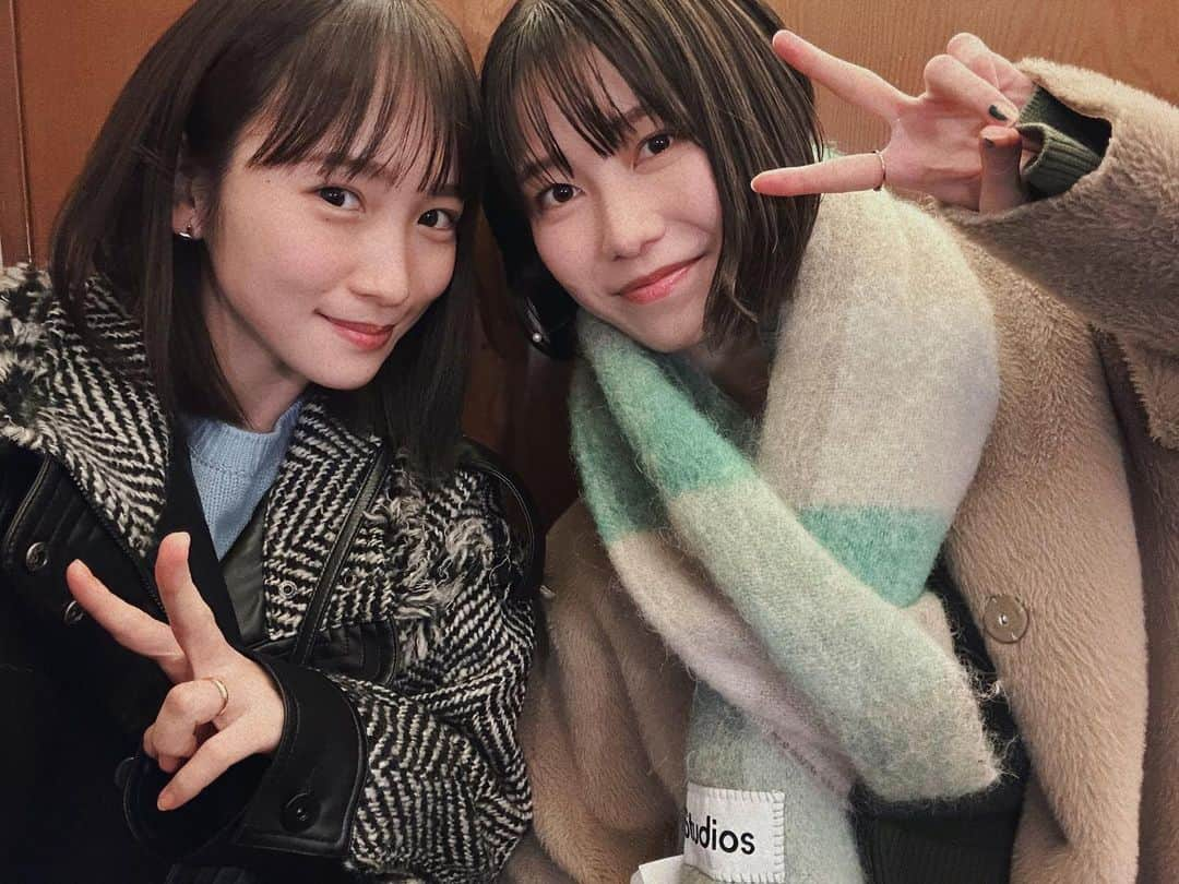 川栄李奈さんのインスタグラム写真 - (川栄李奈Instagram)「明後日誕生日の人💁🏻‍♀️ ゆいはんが30歳になるよ！！ 大人になったなぁ、、 ほんとおめでとうだよぅ、、。 #あんた誰 #2期後輩の2個下 #通称横栄」12月6日 20時50分 - rina_kawaei.official