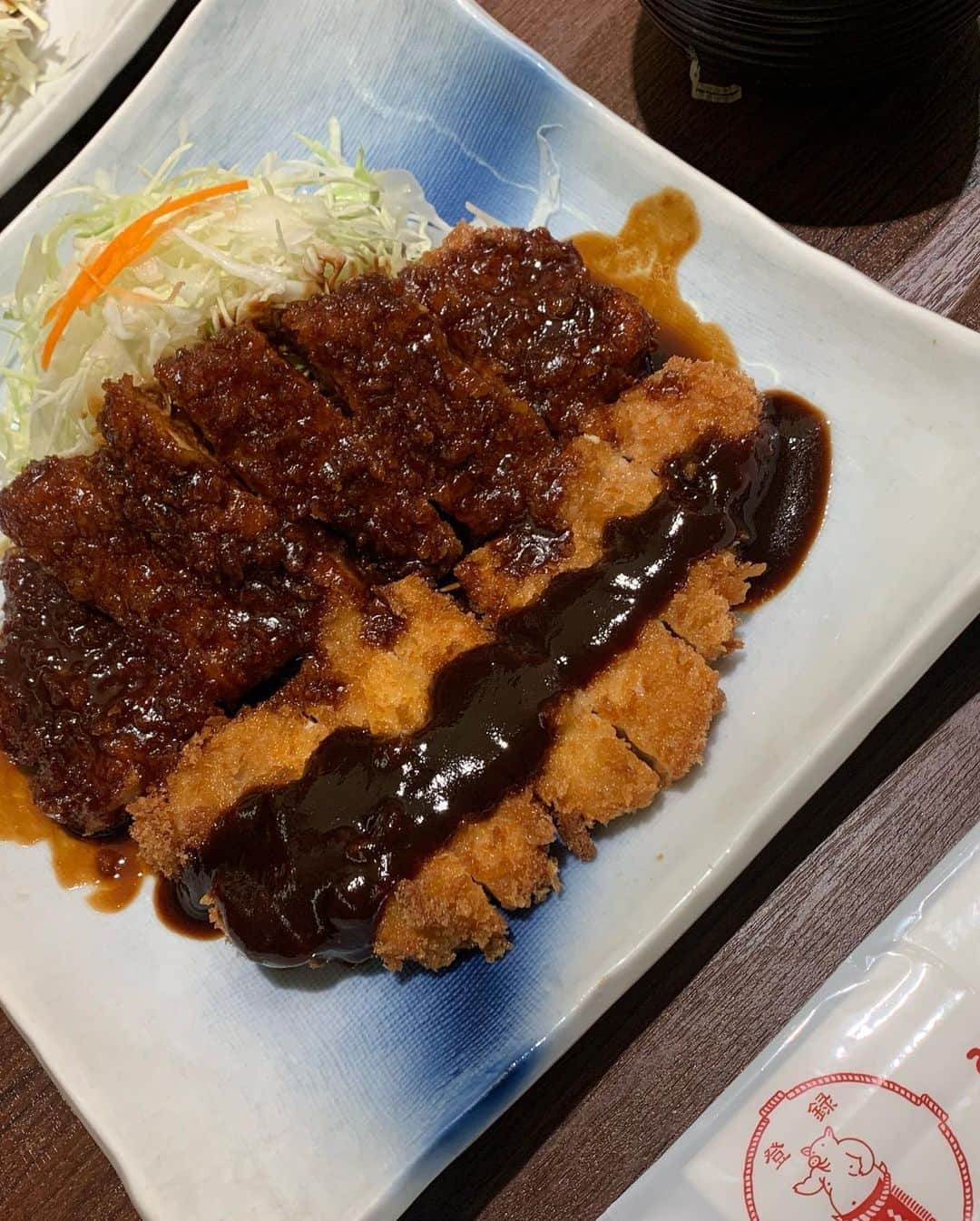 大熊李さんのインスタグラム写真 - (大熊李Instagram)「・ ・ ・ ・ トンカツまた食べたいな〜😋🤍💨 #矢場とん #時差投稿シリーズ 😂」12月6日 21時24分 - sumomo_bear6