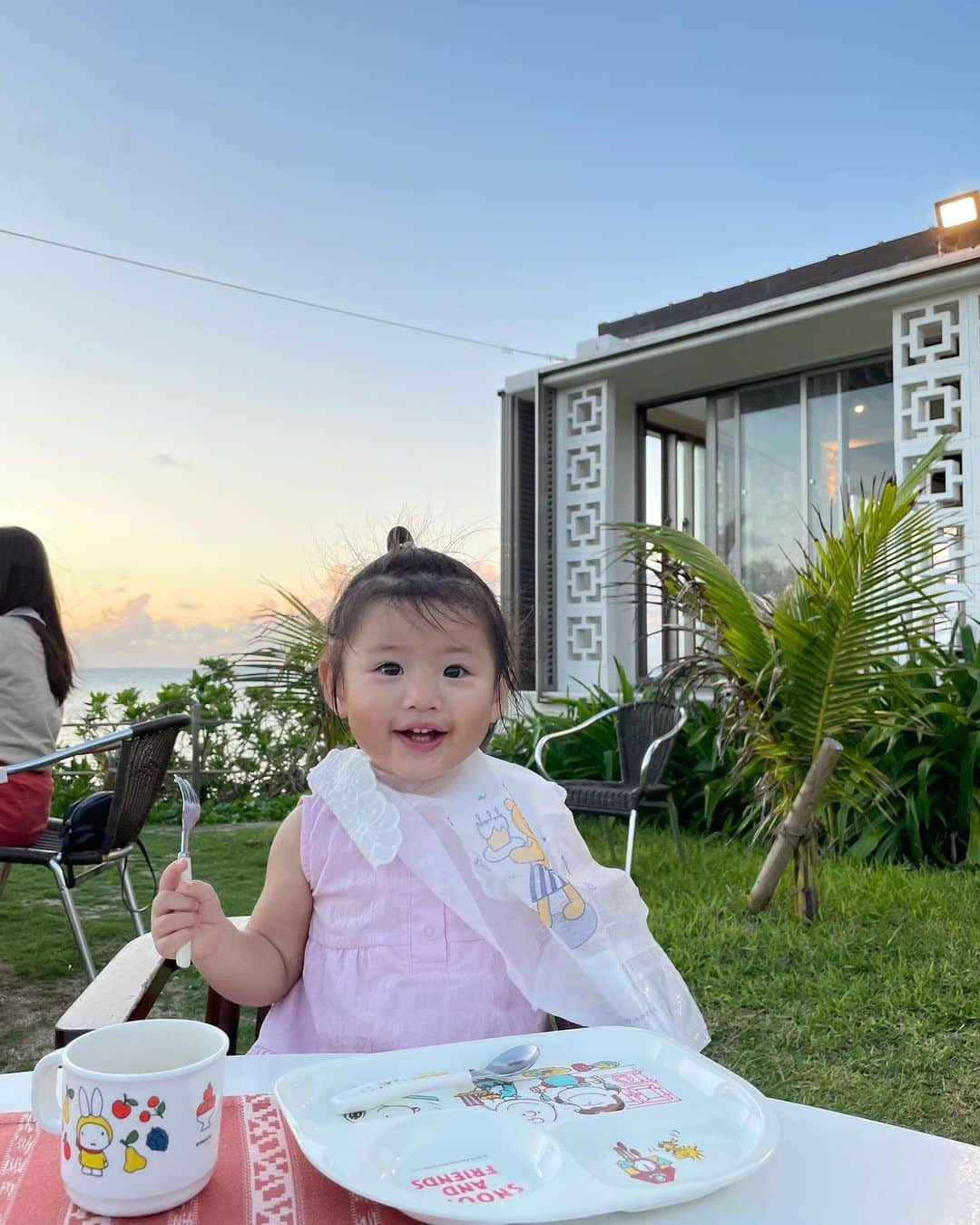 Yumaikaのインスタグラム：「娘よ、2歳の誕生日おめでとう🫶🏾  時差投稿😆  たくさん話せるようになって 娘とのおしゃべりが楽しい💗  #1027#女の子ママ#女の子ベビー」