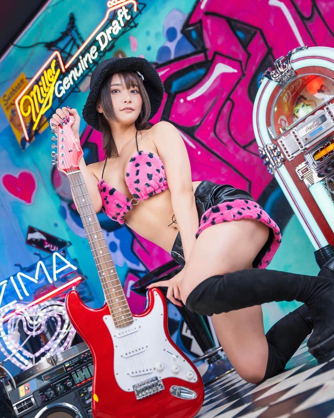 赤羽もものインスタグラム：「ロックな彼女⚡️💓   #グラビア  #バンド  #rock  #ダルメシアン」