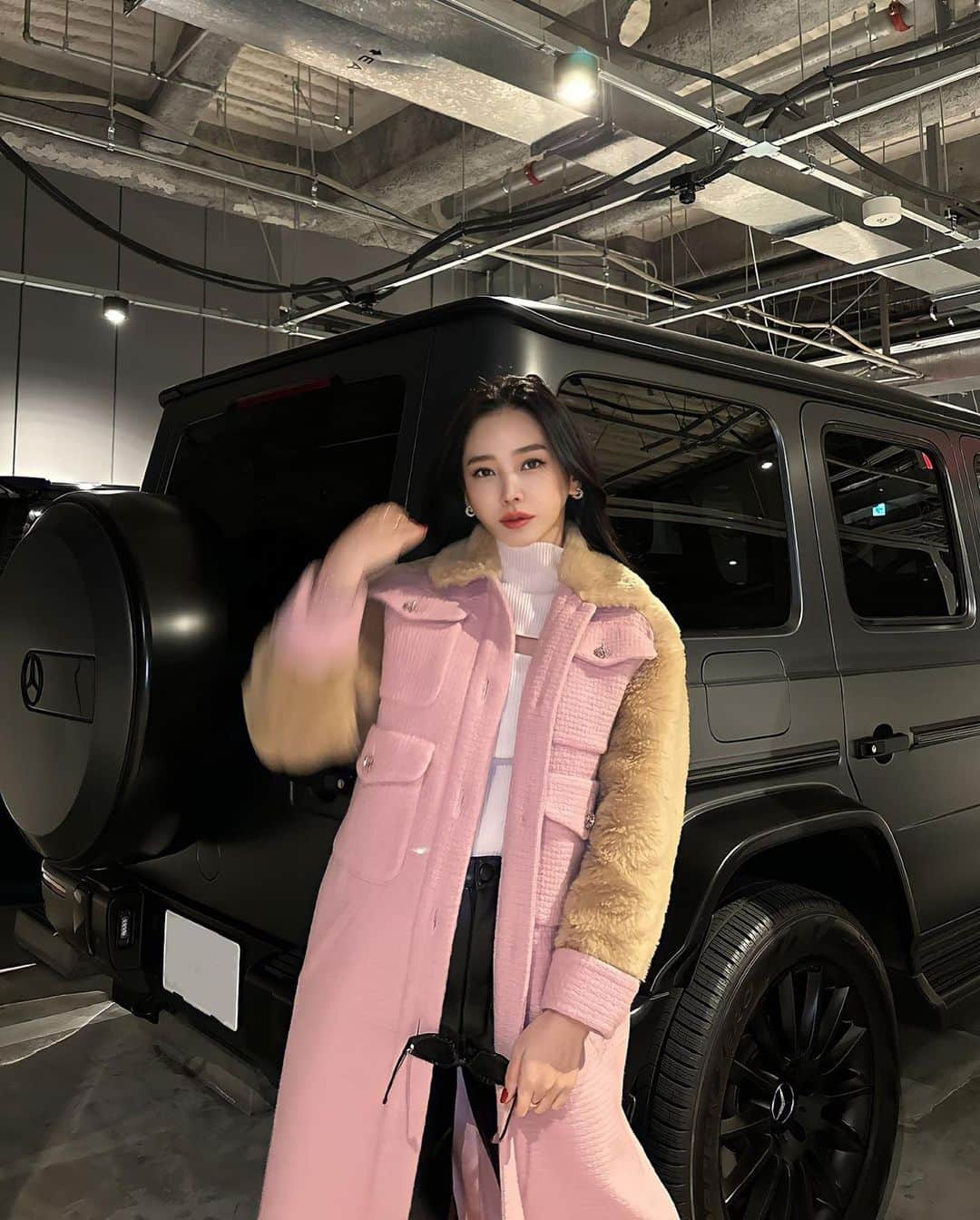 megbabyのインスタグラム：「🧸💖 今年はピンクのくまさんコート買っちゃったのかわいすぎて😮‍💨💖💖 自分へのご褒美😮‍💨🥺  みんな自分へのご褒美は何にしようか？💙💭  megサンタに聞かせて🎁🫶🏻😌」