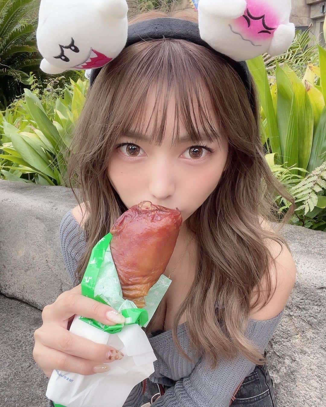 のインスタグラム：「肉食😛❤️ . . #universalstudiosjapan #usj #ユニバ #ゆにば #大阪 #大阪観光  #ユニバーサルスタジオジャパン  #ファッション #fashion #ootd #instalike #instagood #followme」