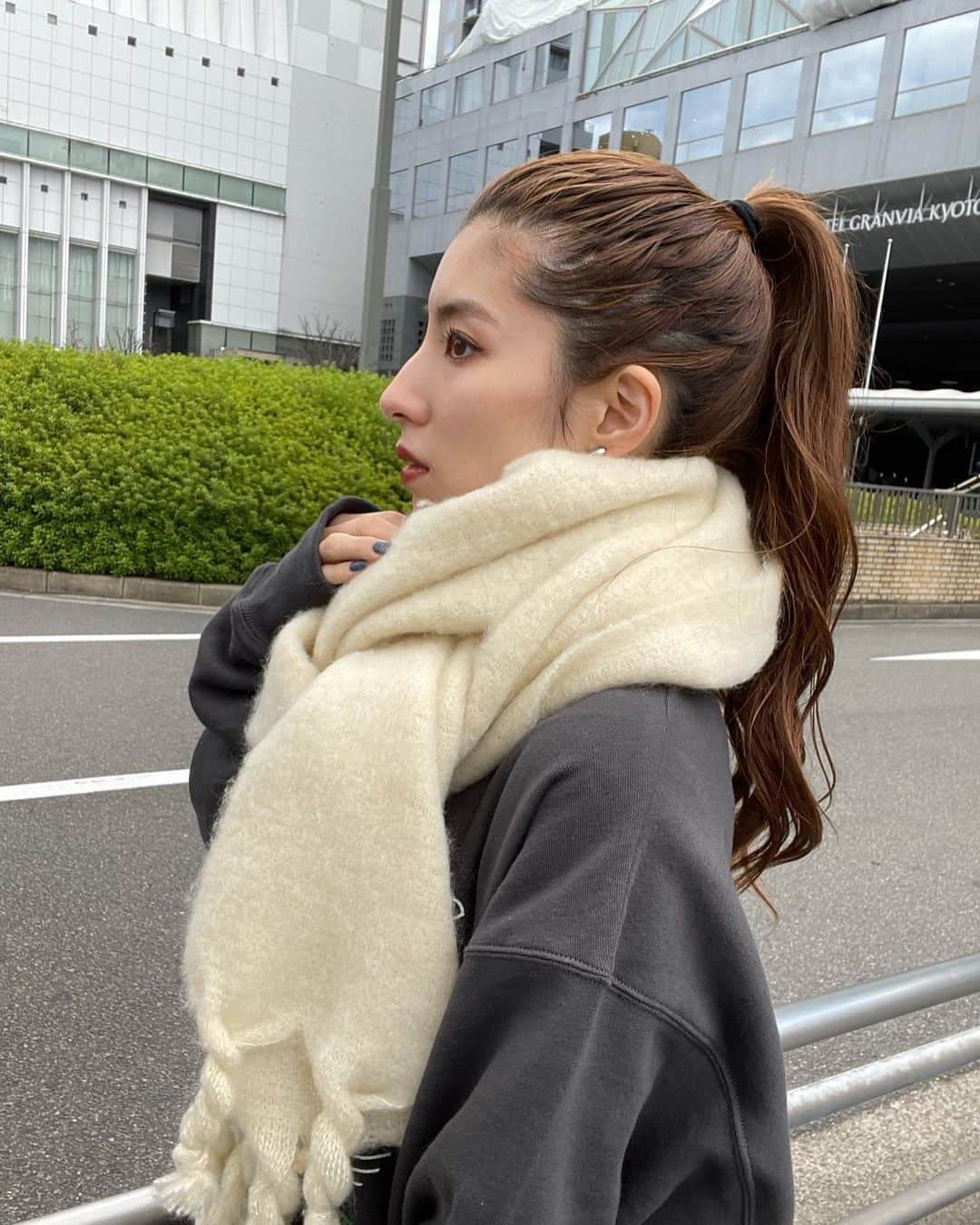 高村 楓のインスタグラム：「久しぶりの一日中ポニーテールは 頭痛すぎた🤦‍♀️🤦‍♀️🤦‍♀️」