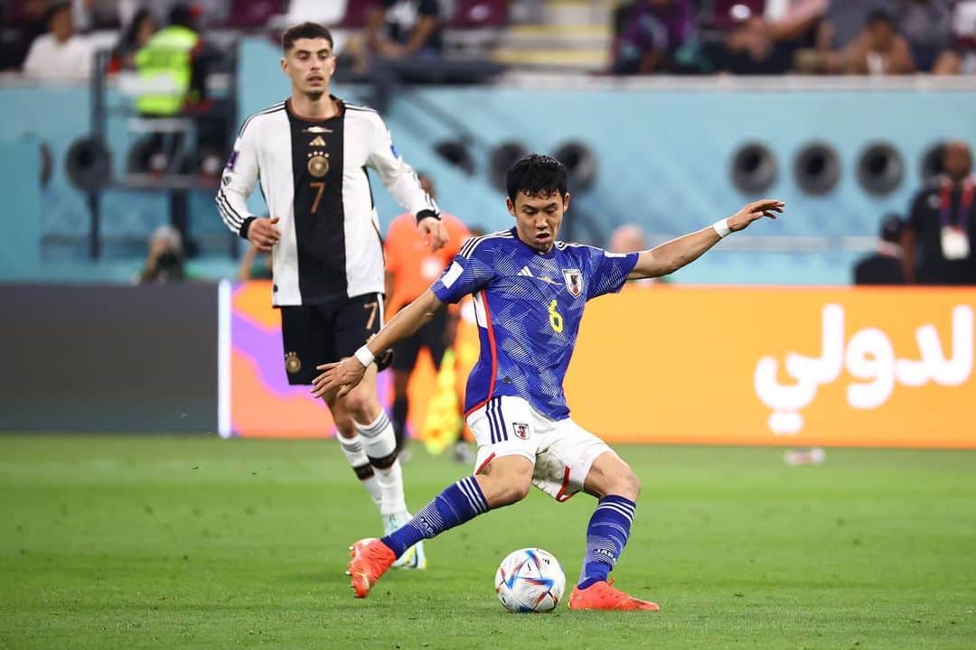 遠藤航のインスタグラム：「.. W杯の応援ありがとうございました。  今大会は4年前と比べ、自分の成長を実感できたと同時にやはり世界の壁はまだまだ高いんだと痛感させられた大会でした。  選手としてまた新たな競争が始まりますが、日本代表がW杯でベスト8、その先の優勝をするには何が必要か常に考え、これからも努力していきます！ . #日本代表 #サムライブルー #カタール #🇯🇵 #遠藤航  . #japan #nationalteam #qatar2022  #worldcup #2022 #wataruendo」