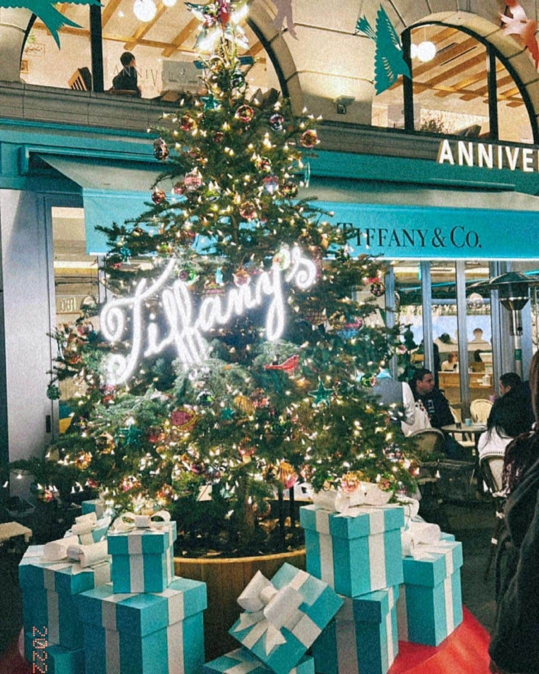 木田絵里香のインスタグラム：「. もう街中キラキラでかわいい🦌🎄 . #🎅🏽」