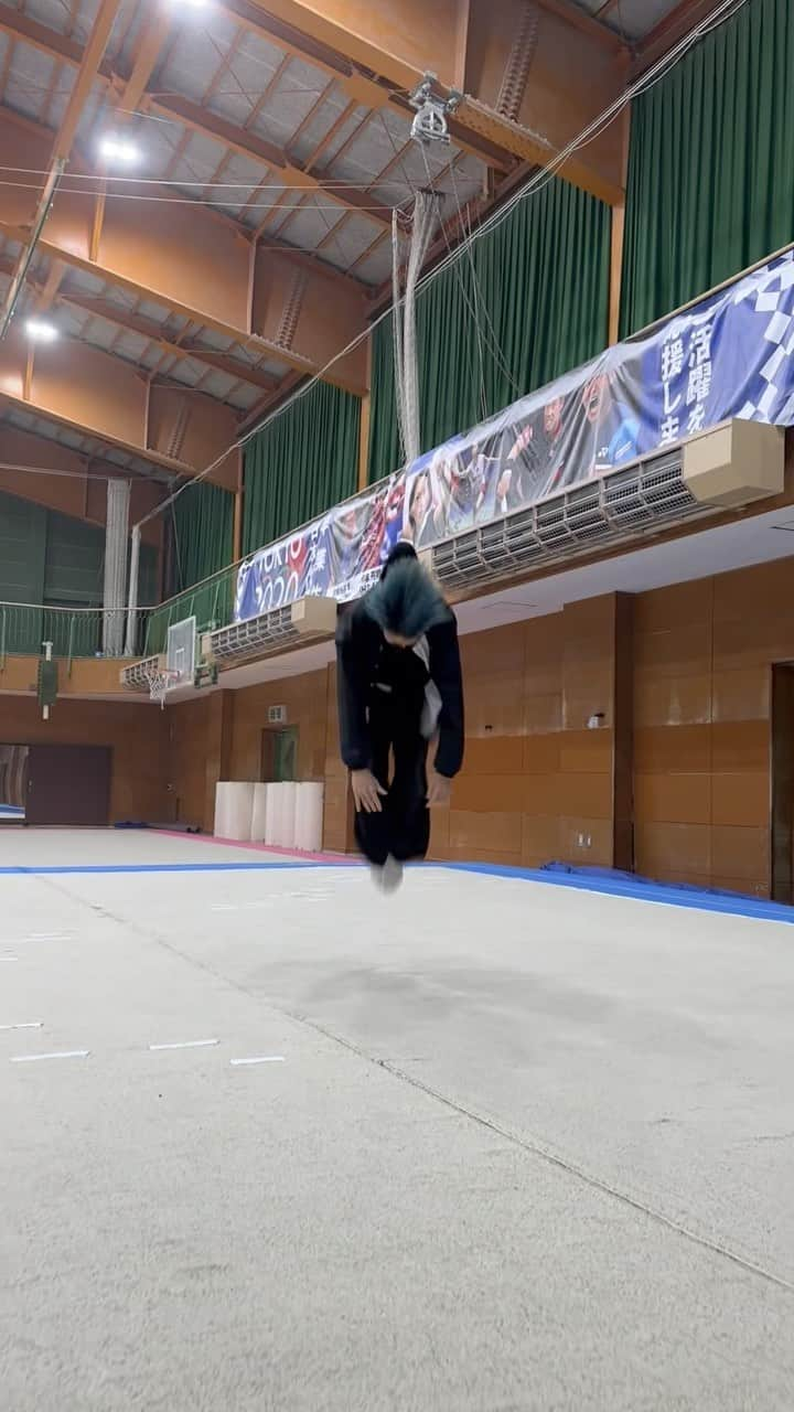 大舌恭平のインスタグラム：「投げ技は若者に託そうと思った夜🤔🌙  #acrobatics #tumbling #flip #frontflip #performance #ninja #aomori #japan #bluetokyo #大舌恭平 #rope #青森山田 #男子新体操」