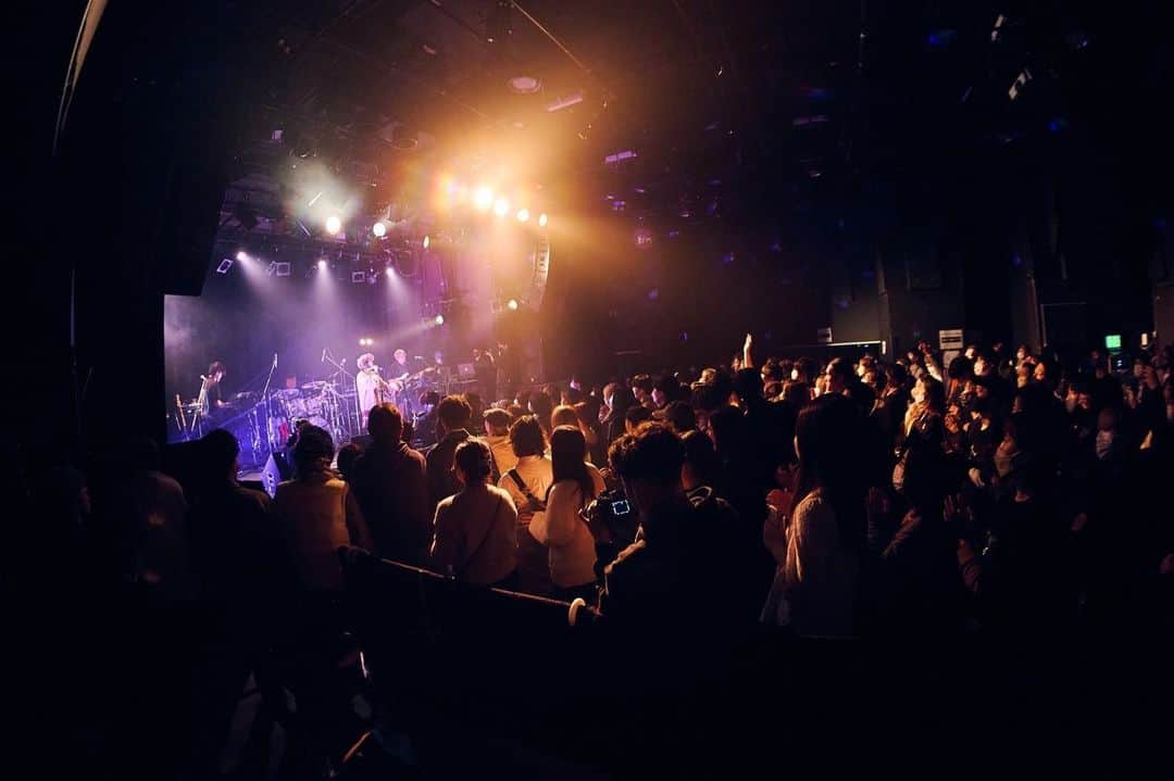 カネコアキのインスタグラム：「改めて昨日はライブに来てくれてありがとう！！！ みんなのあったかい愛と応援を全身で感じた１日だったよ！ モコモコ帽子のくせに喋るとぴよぴよしてていつまでも私こんな感じだと思うけど ステージからみんなの笑顔見えると嬉しい！ピースな気持ちなる もっともっと大きなとこでみんなと会いたいから よろしくね、頑張るね そして、スタッフのみなさん、バンドメンバーさん、携わってくれたすべてのみんなに感謝です！ 私にしか歌えない曲と歌で日本の唯一無二に俺はなる！！！ (すべってないよね？今日も大丈夫そうかな？) 最後にみんな大好きです！ ありがとうございます！いぇあ！ 以上、カネコミレン🐥」